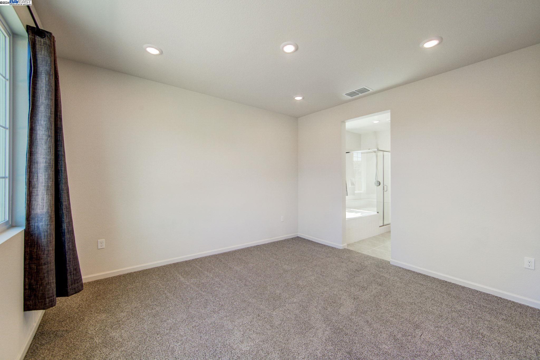 4050 Kenwood Cir