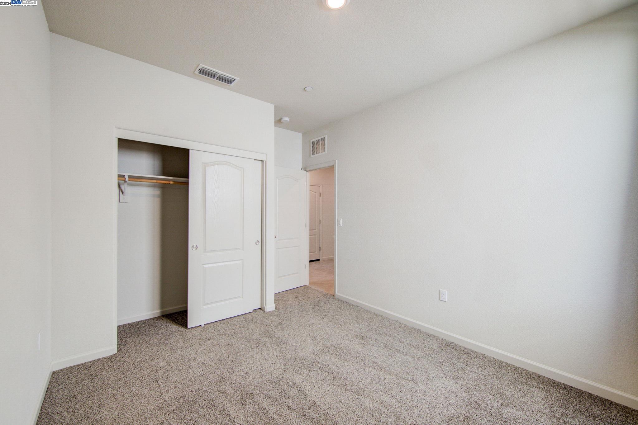 4050 Kenwood Cir