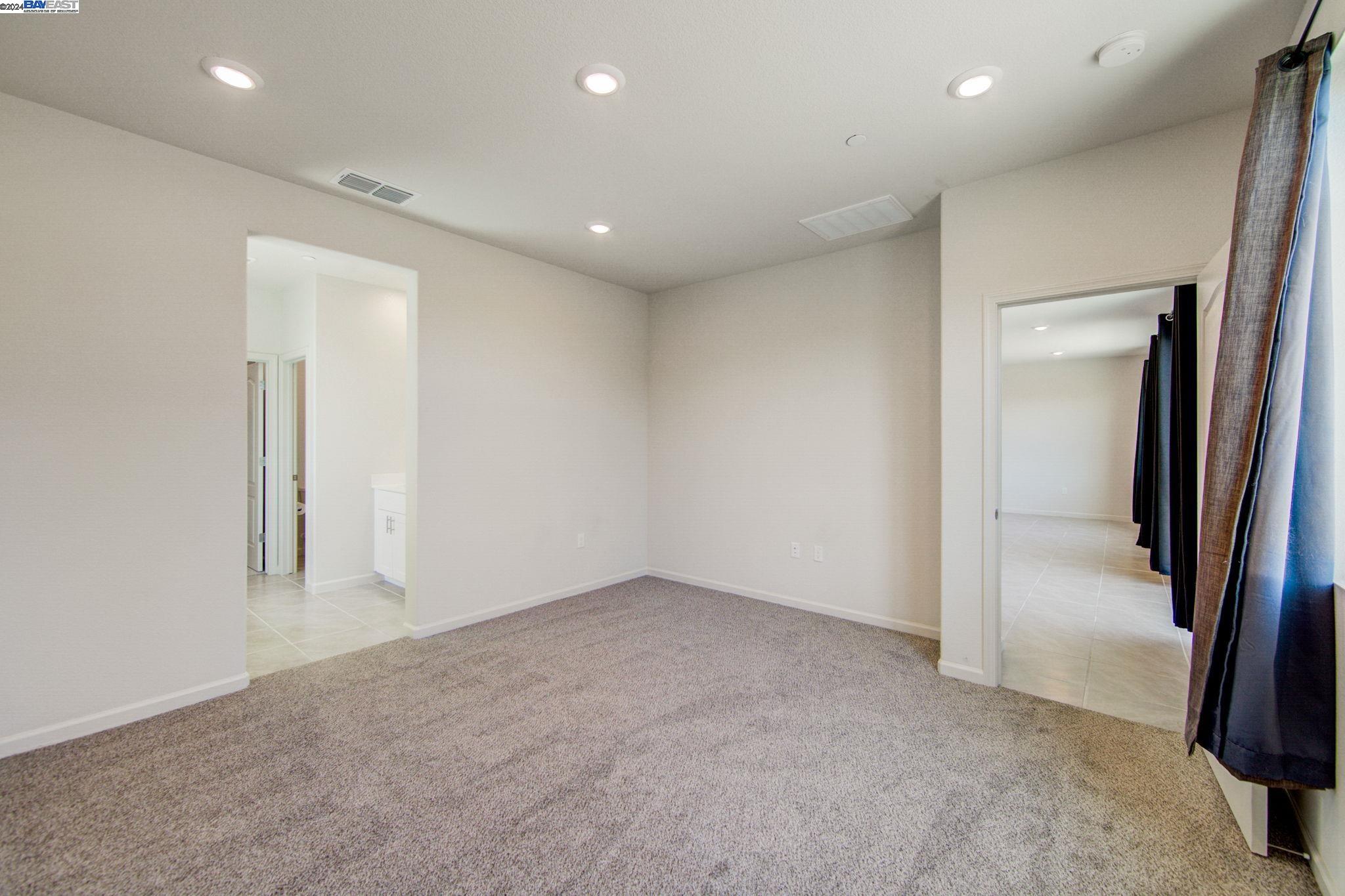 4050 Kenwood Cir