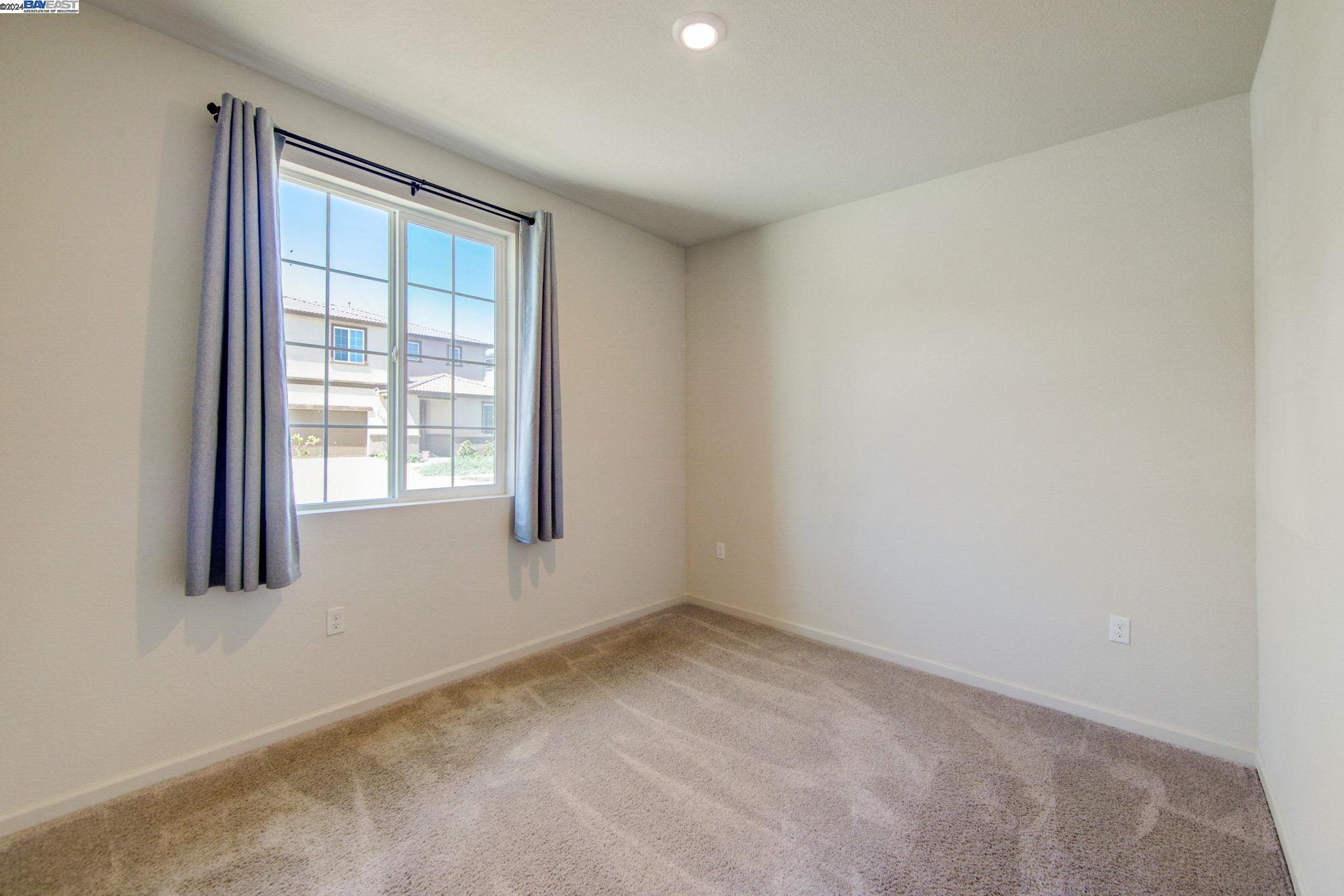 4050 Kenwood Cir