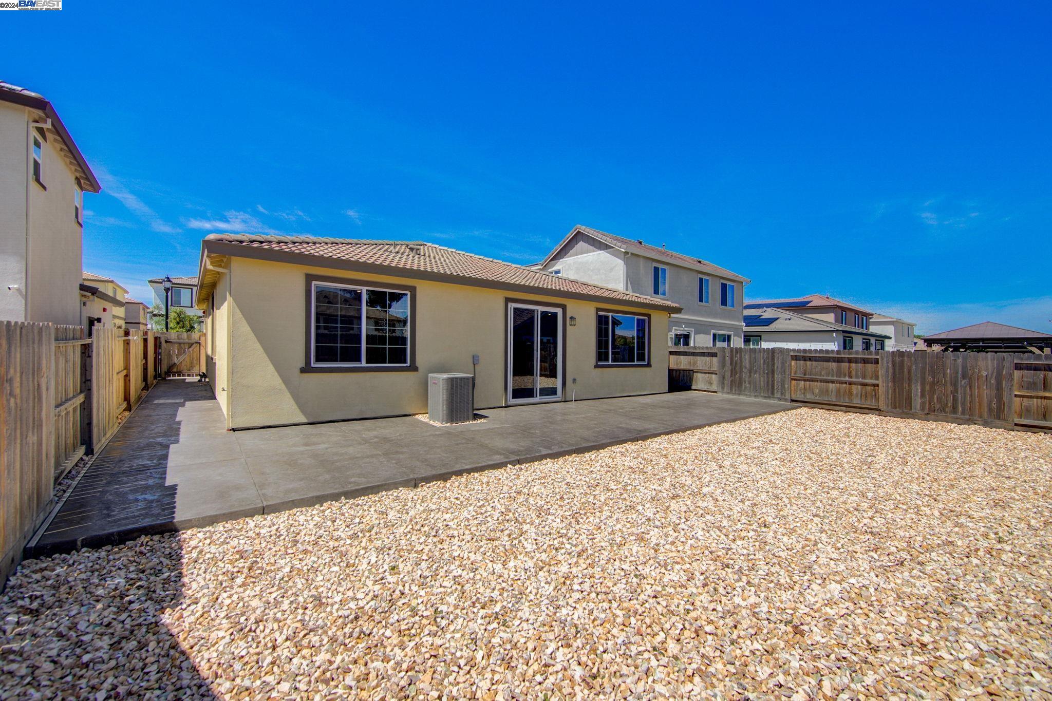 4050 Kenwood Cir
