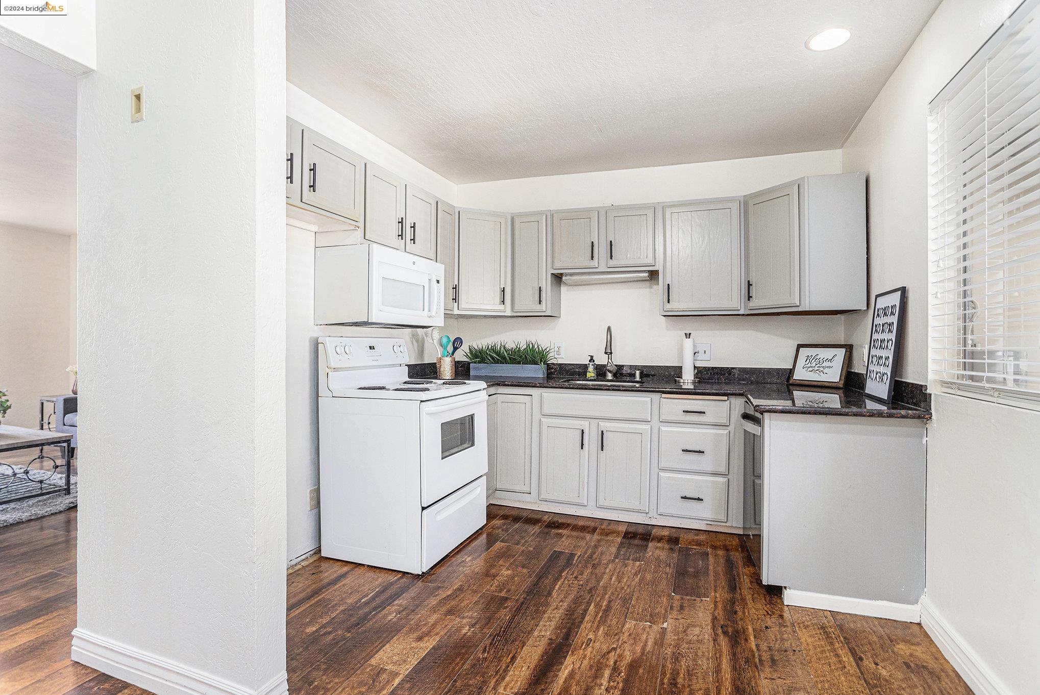 40 W 17th