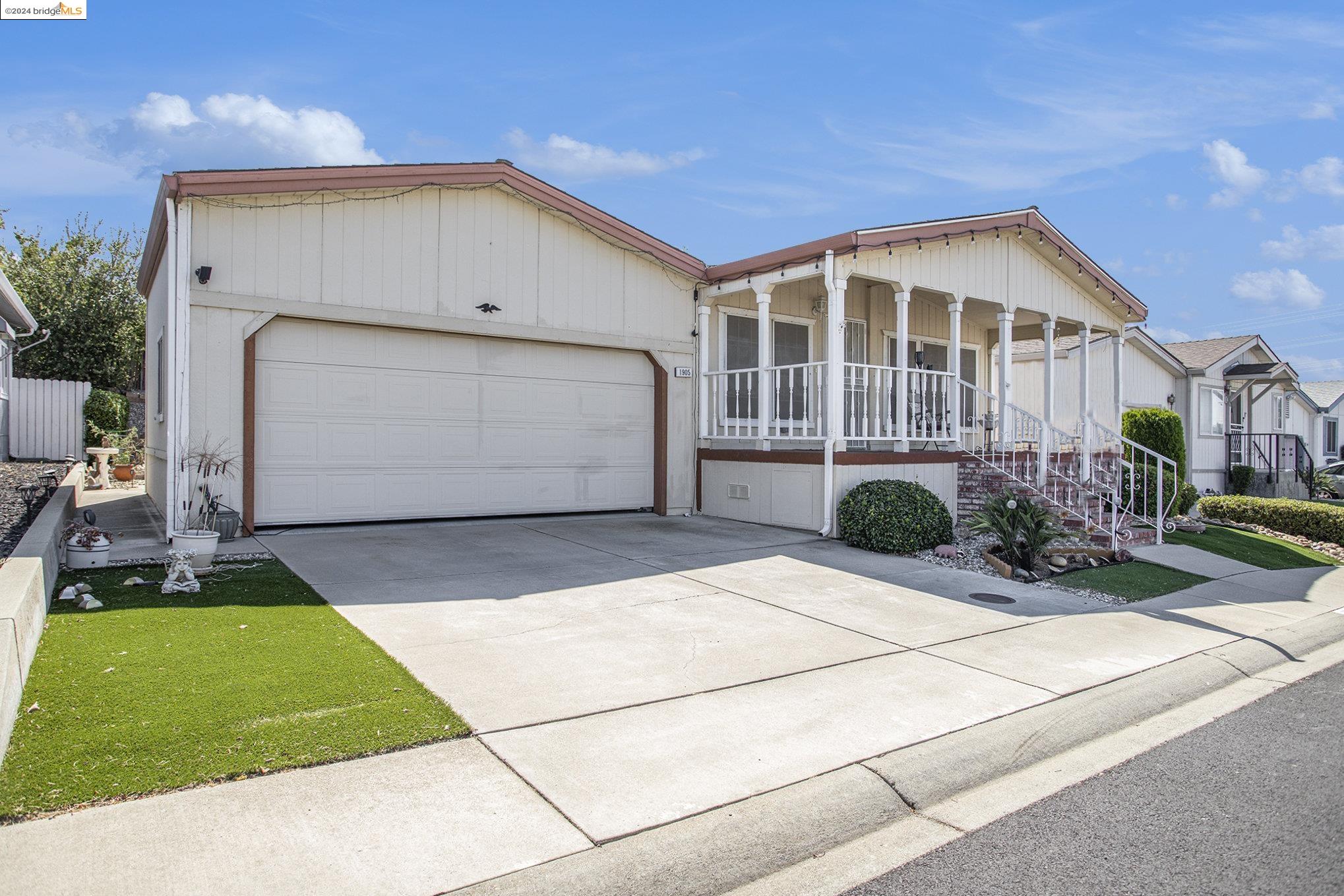 1905 Geneva Ln