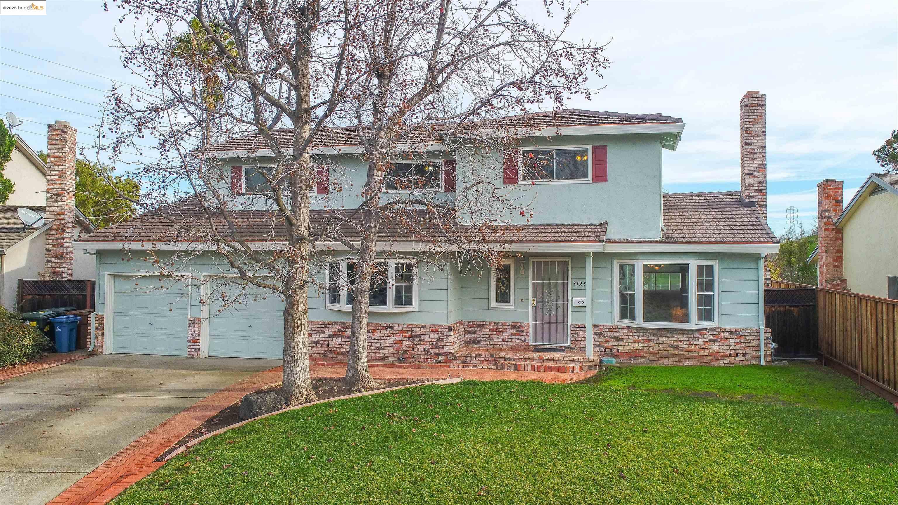 3125 View Dr