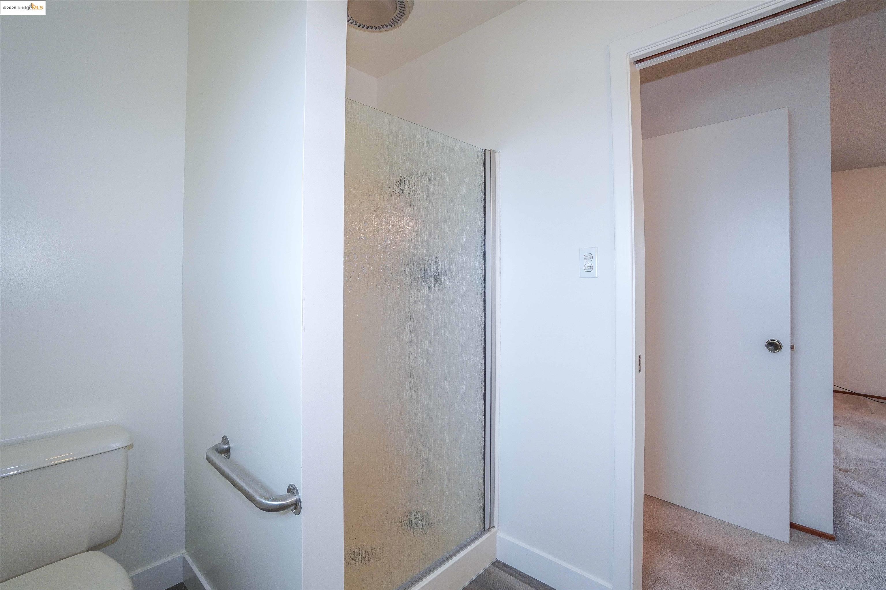 3125 View Dr