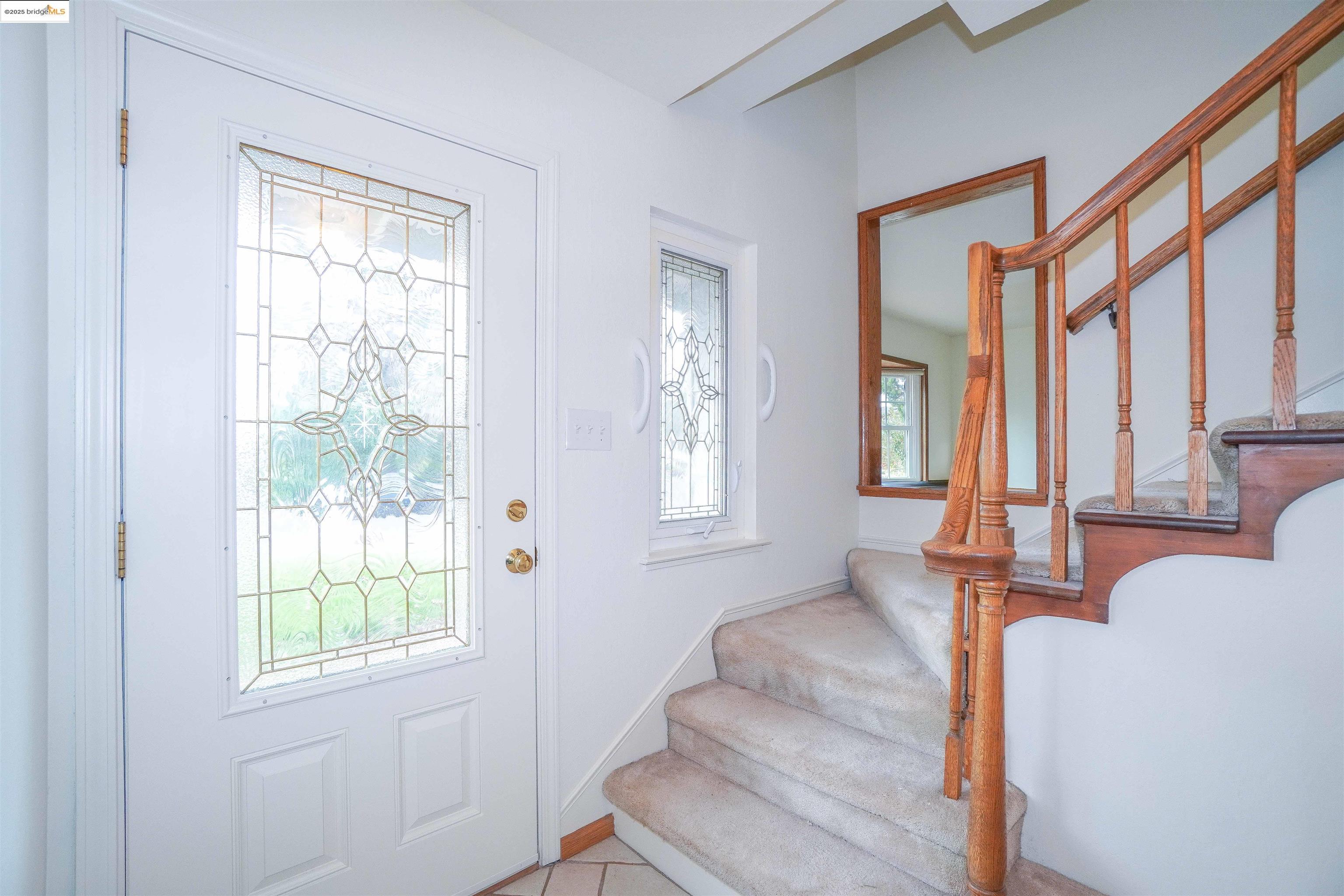 3125 View Dr