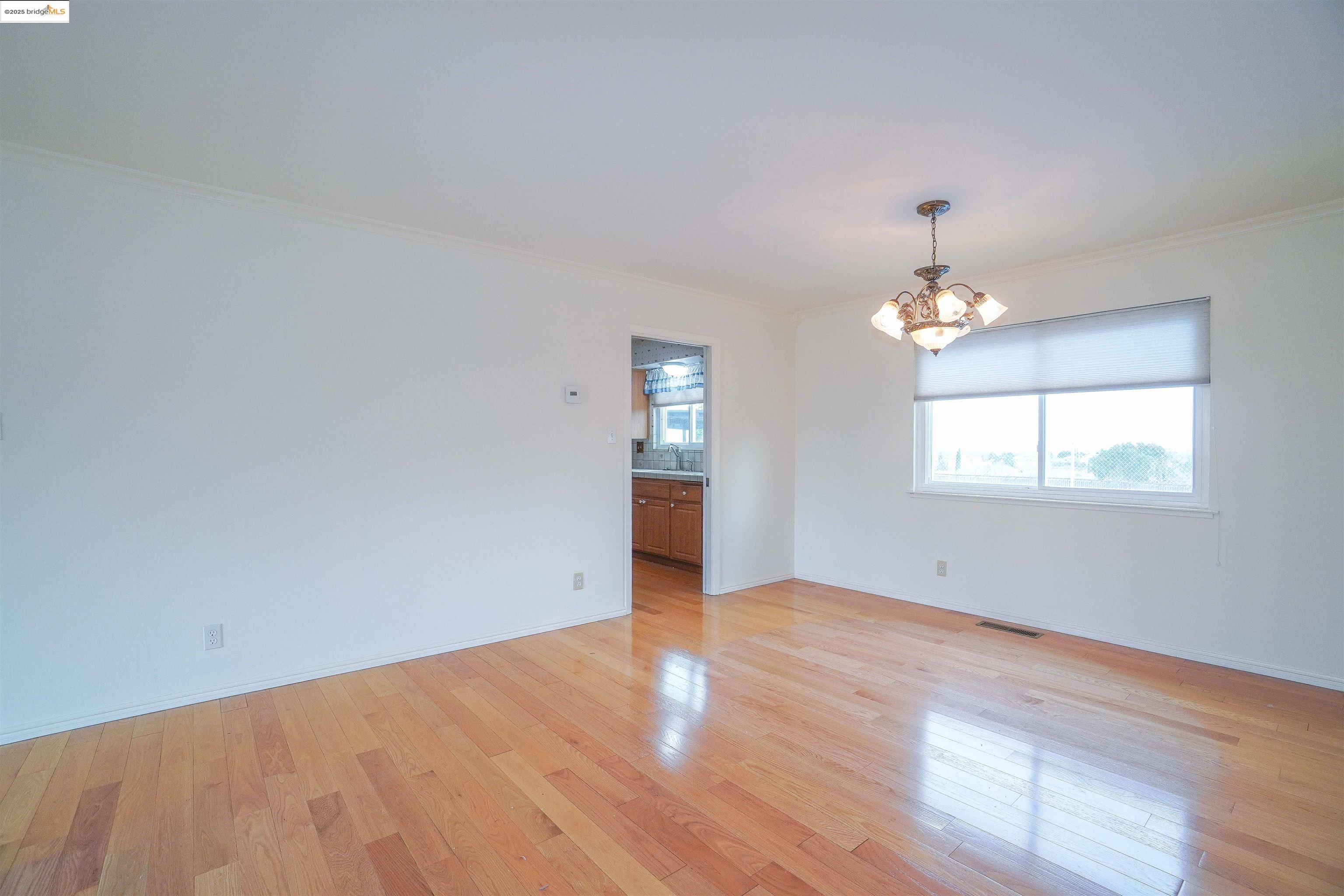 3125 View Dr