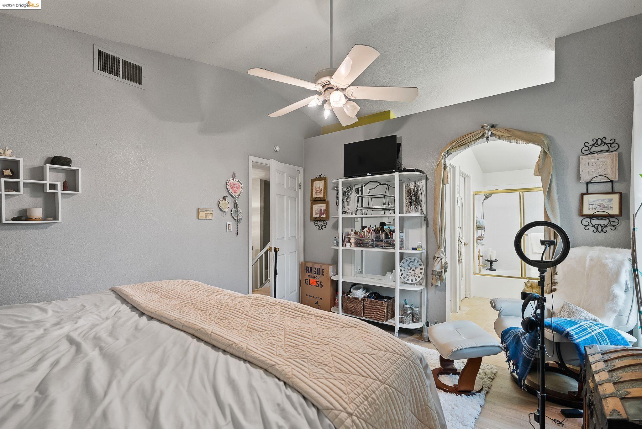 3984 Oak Grove Drive