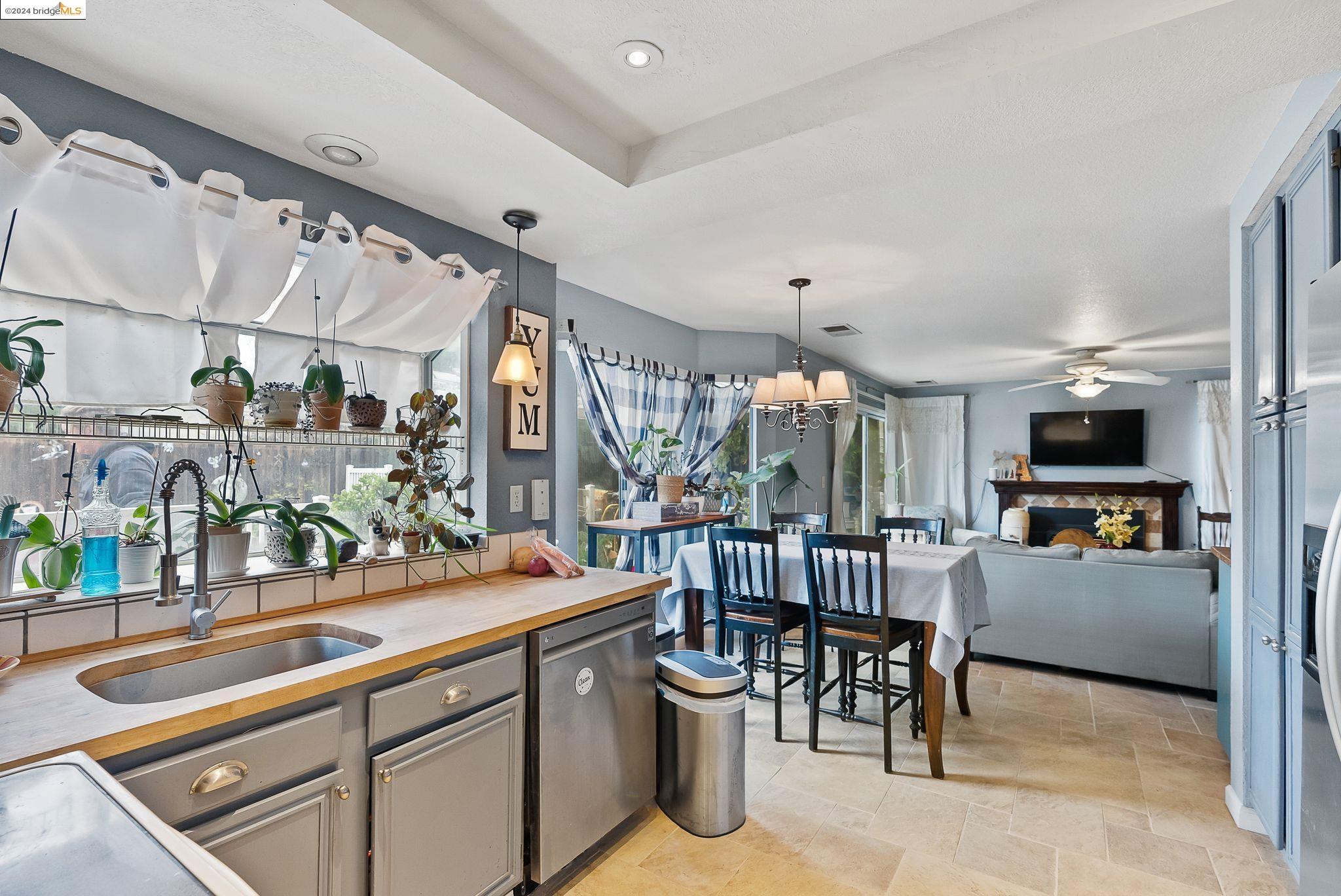 3984 Oak Grove Drive
