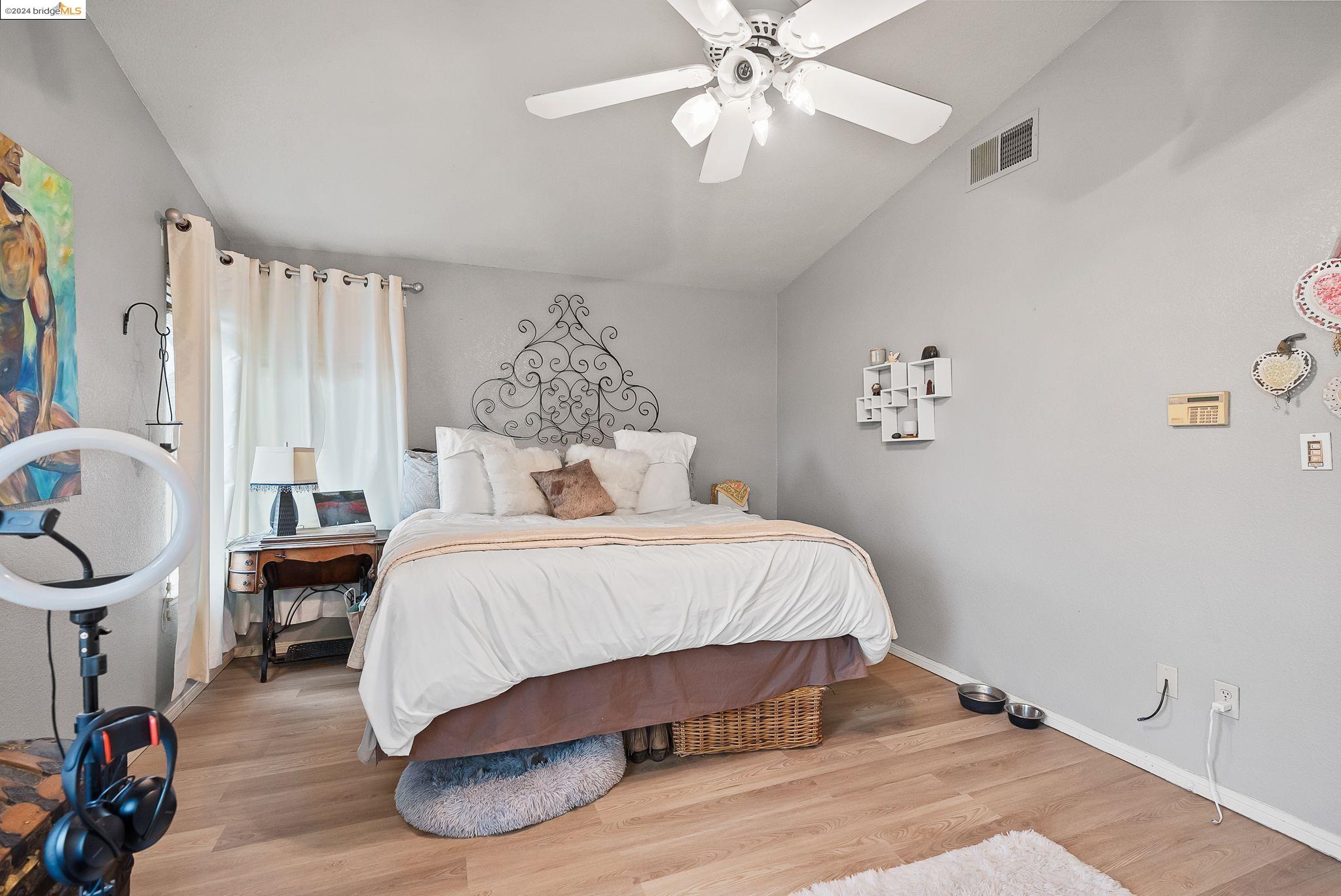 3984 Oak Grove Drive