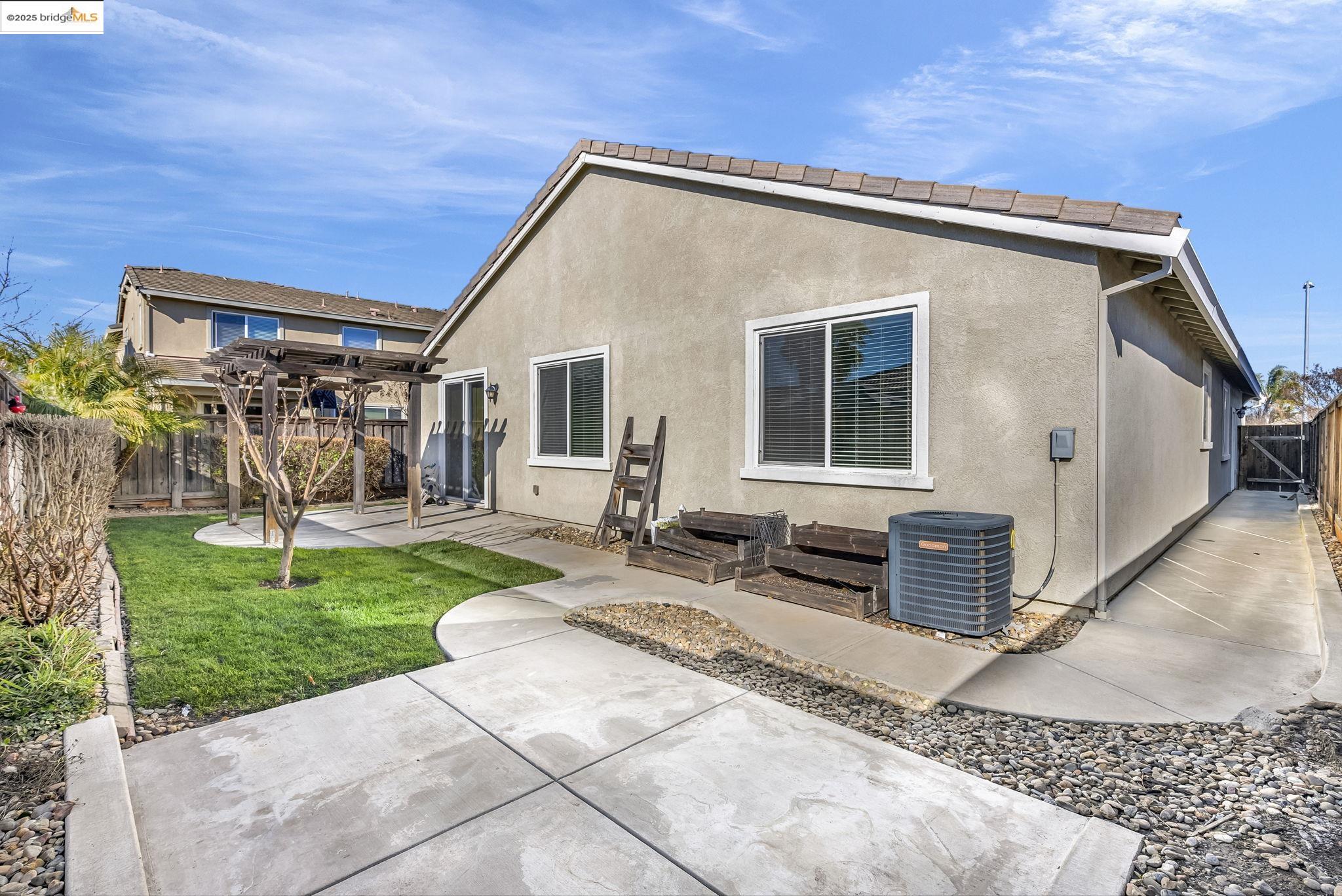 1355 Maple Dr