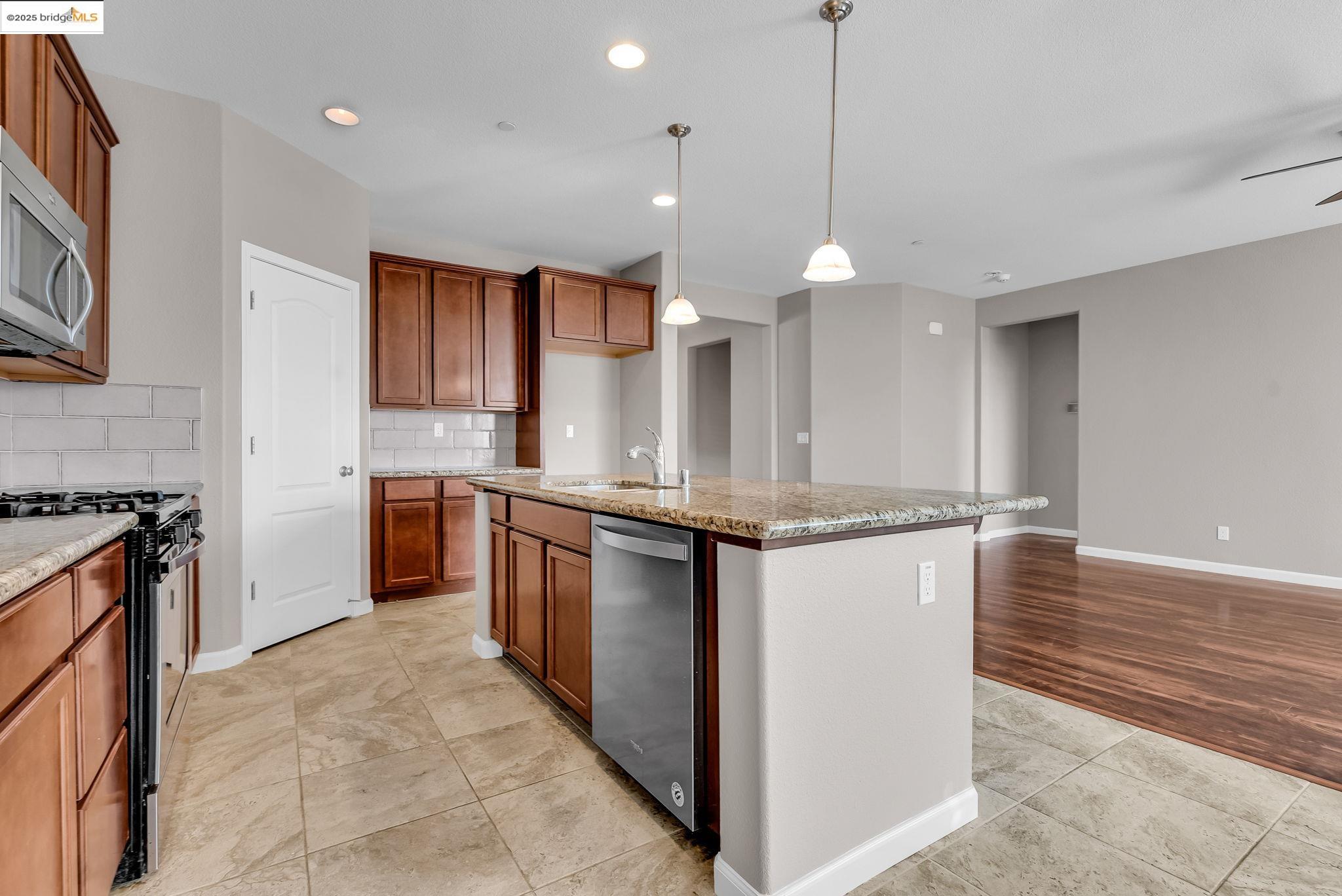1355 Maple Dr