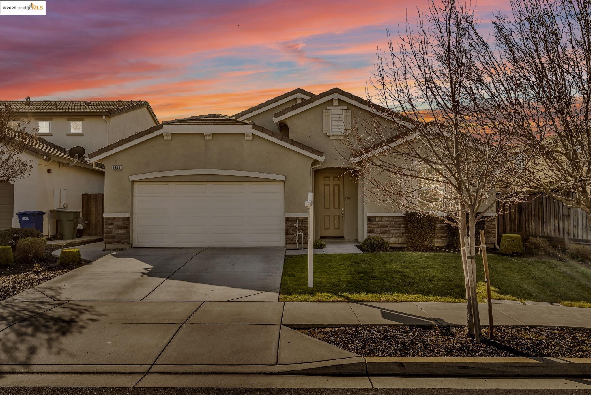 1355 Maple Dr