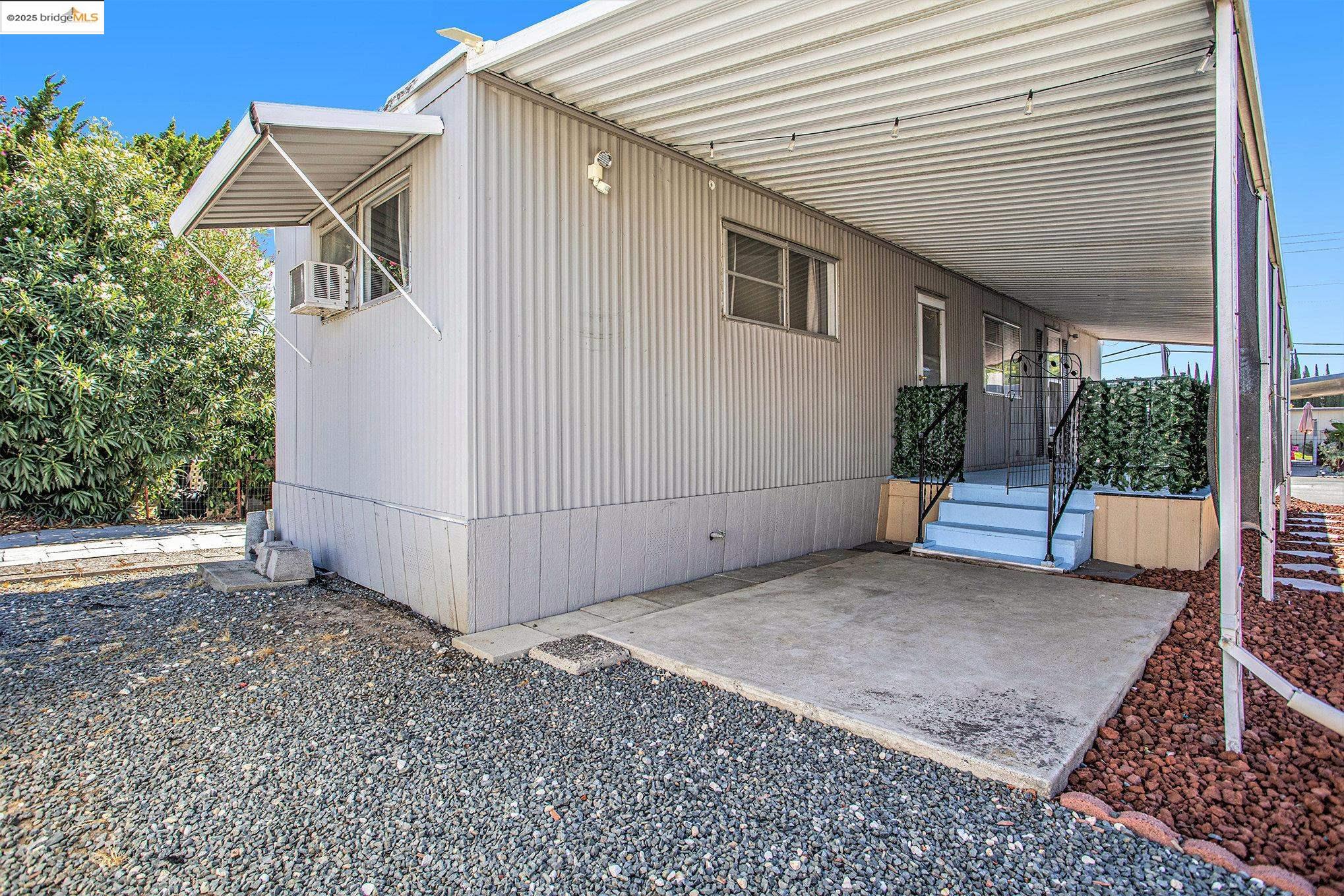 3301 Buchanan RD # 118