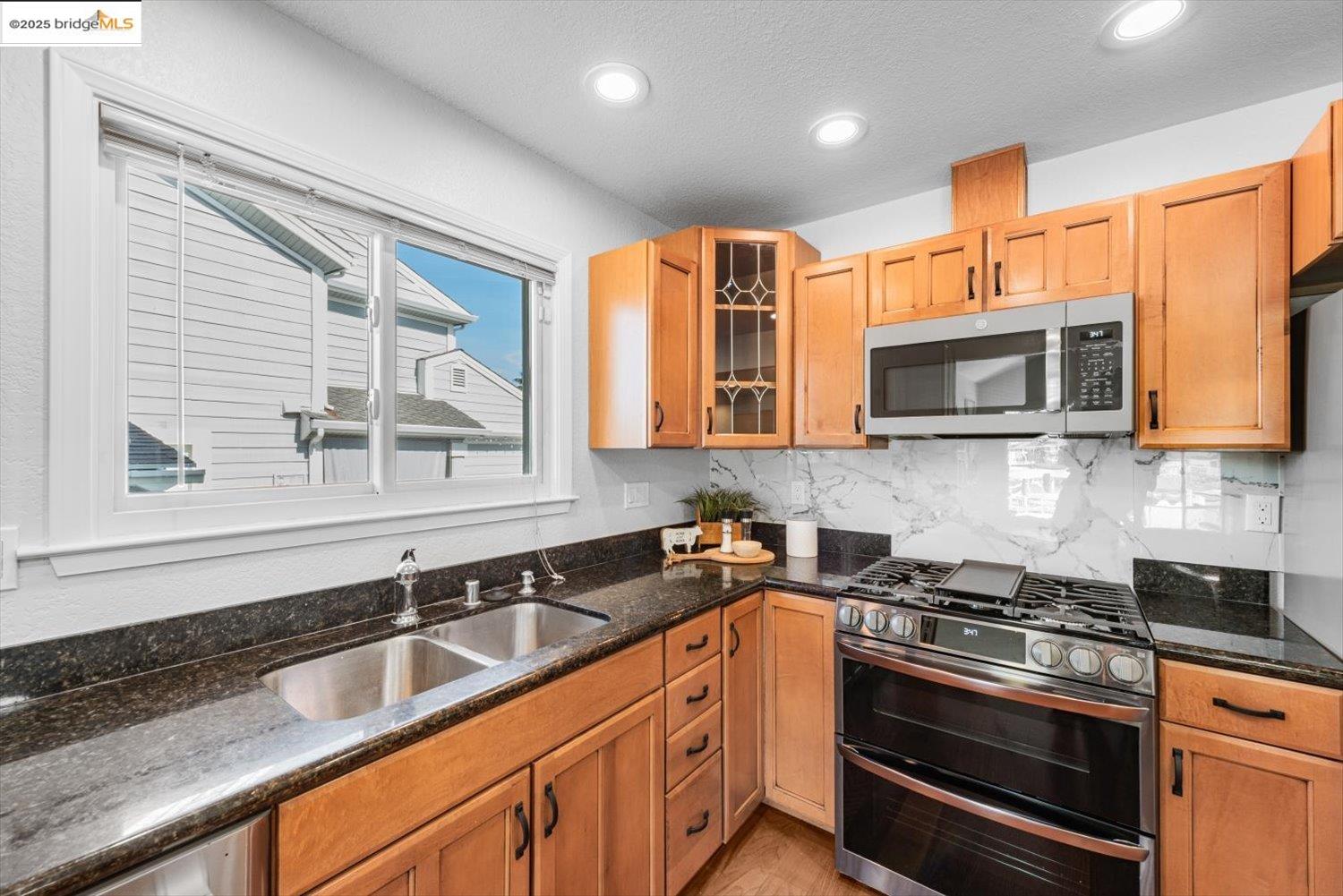 5575 Marlin Dr