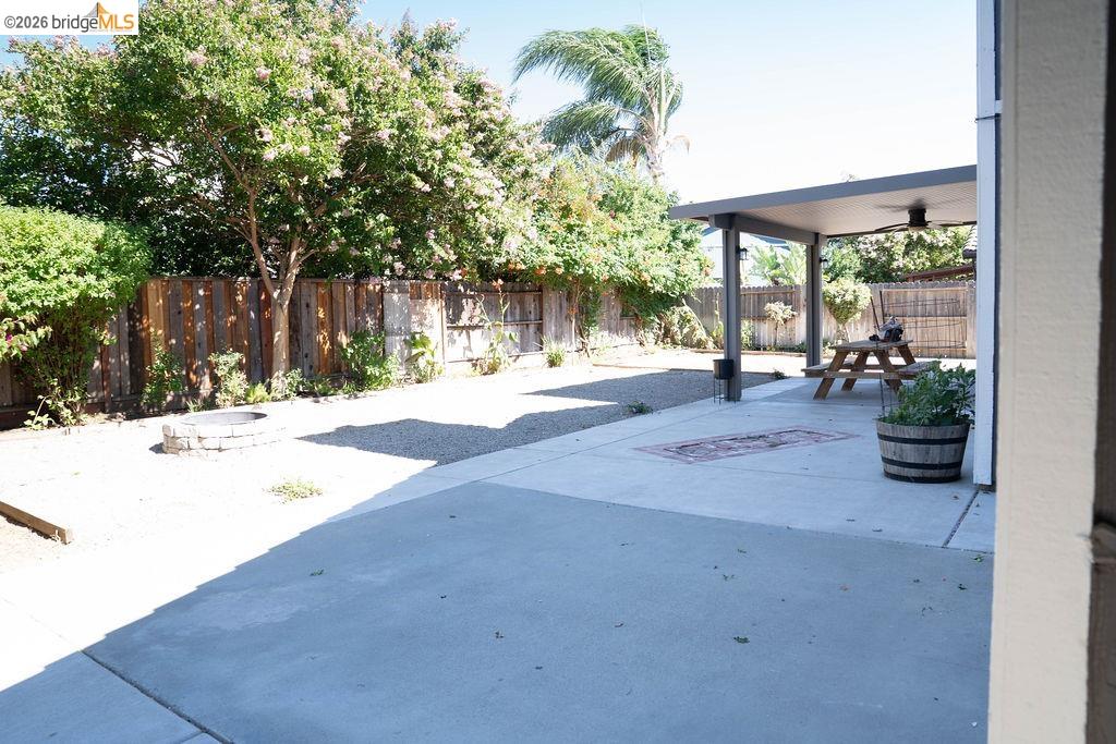 3894 Mission Ct