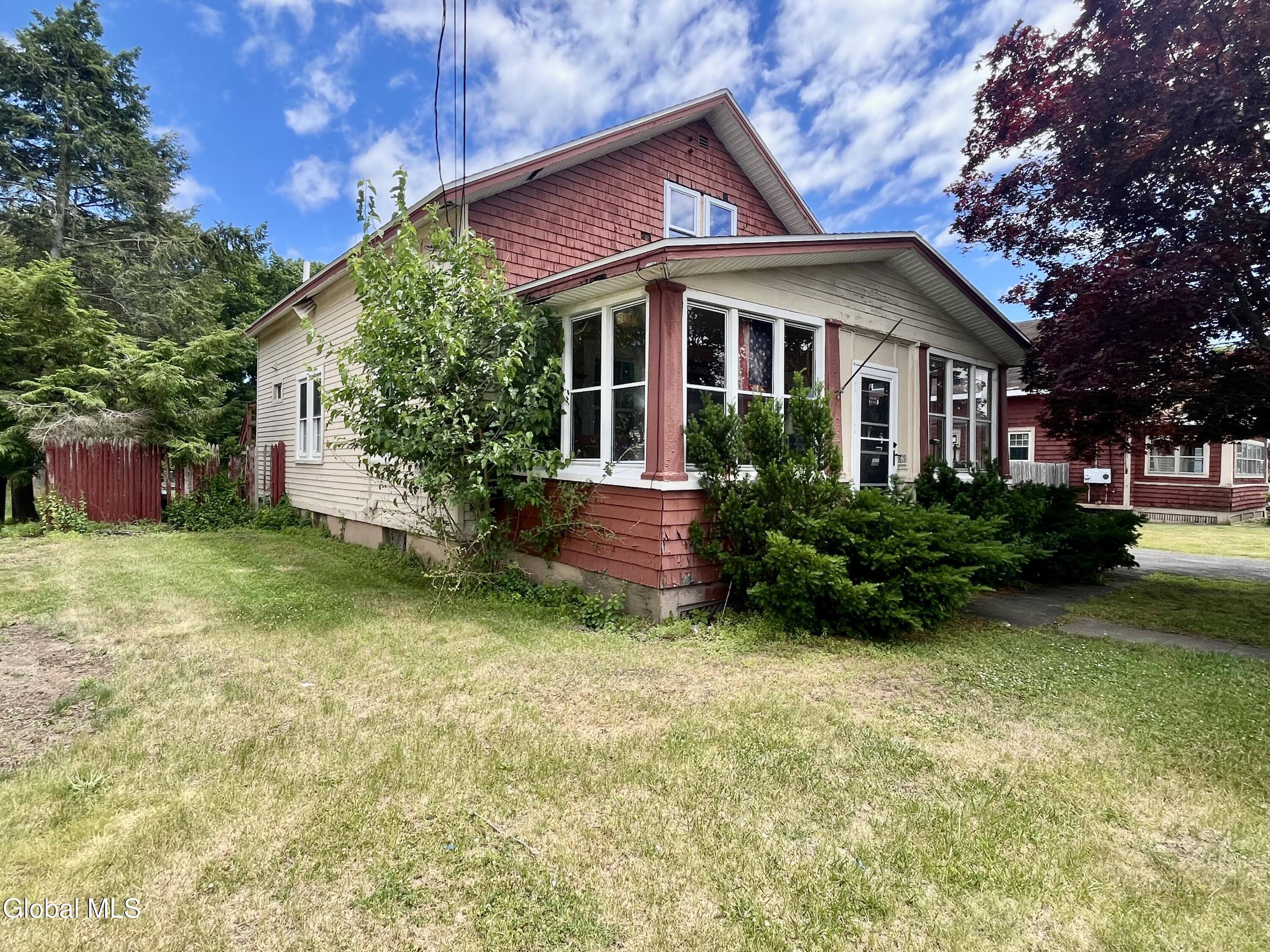 1828 Helderberg Avenue