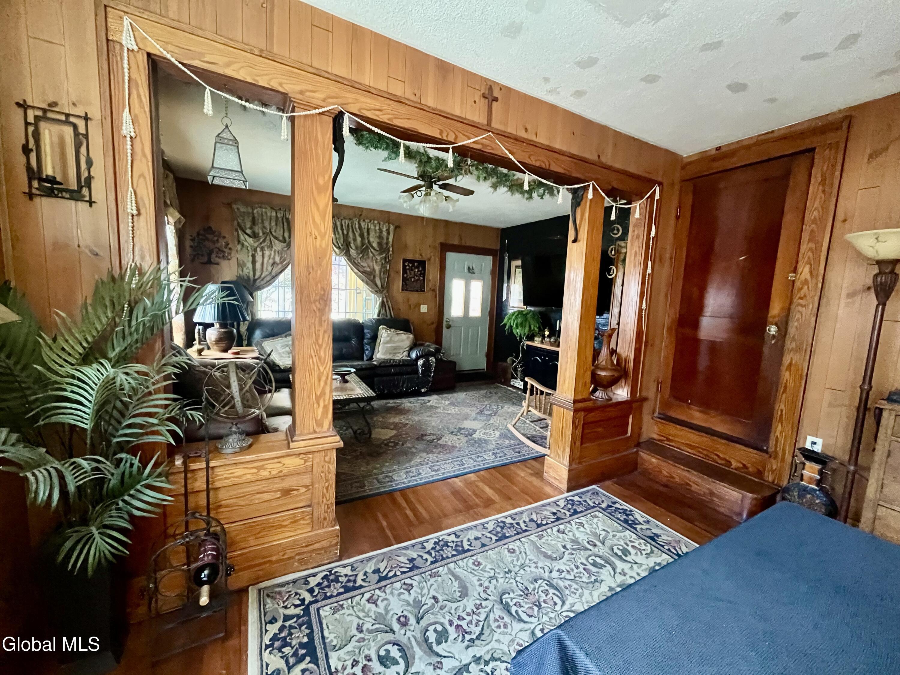 1828 Helderberg Avenue
