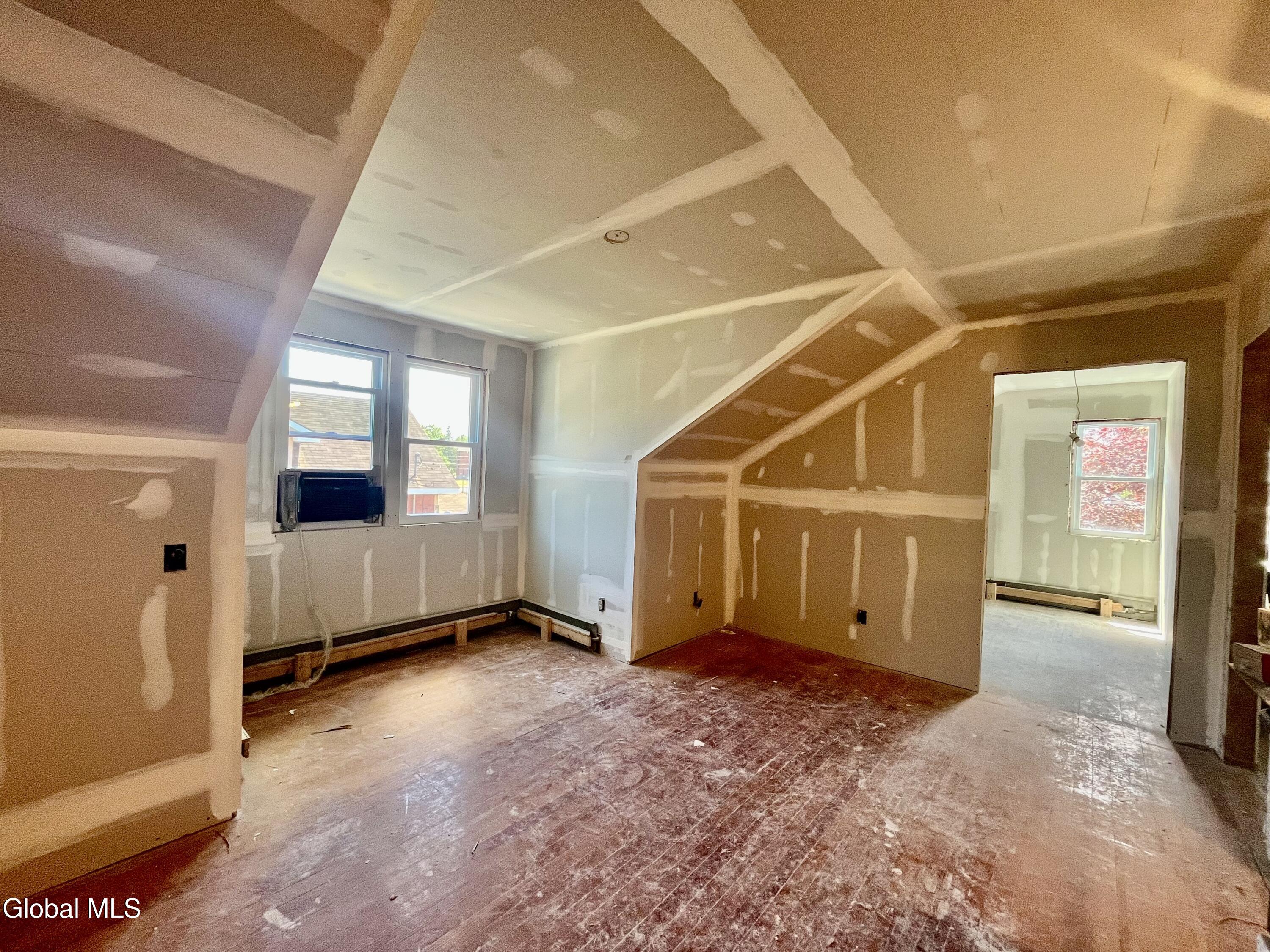 1828 Helderberg Avenue