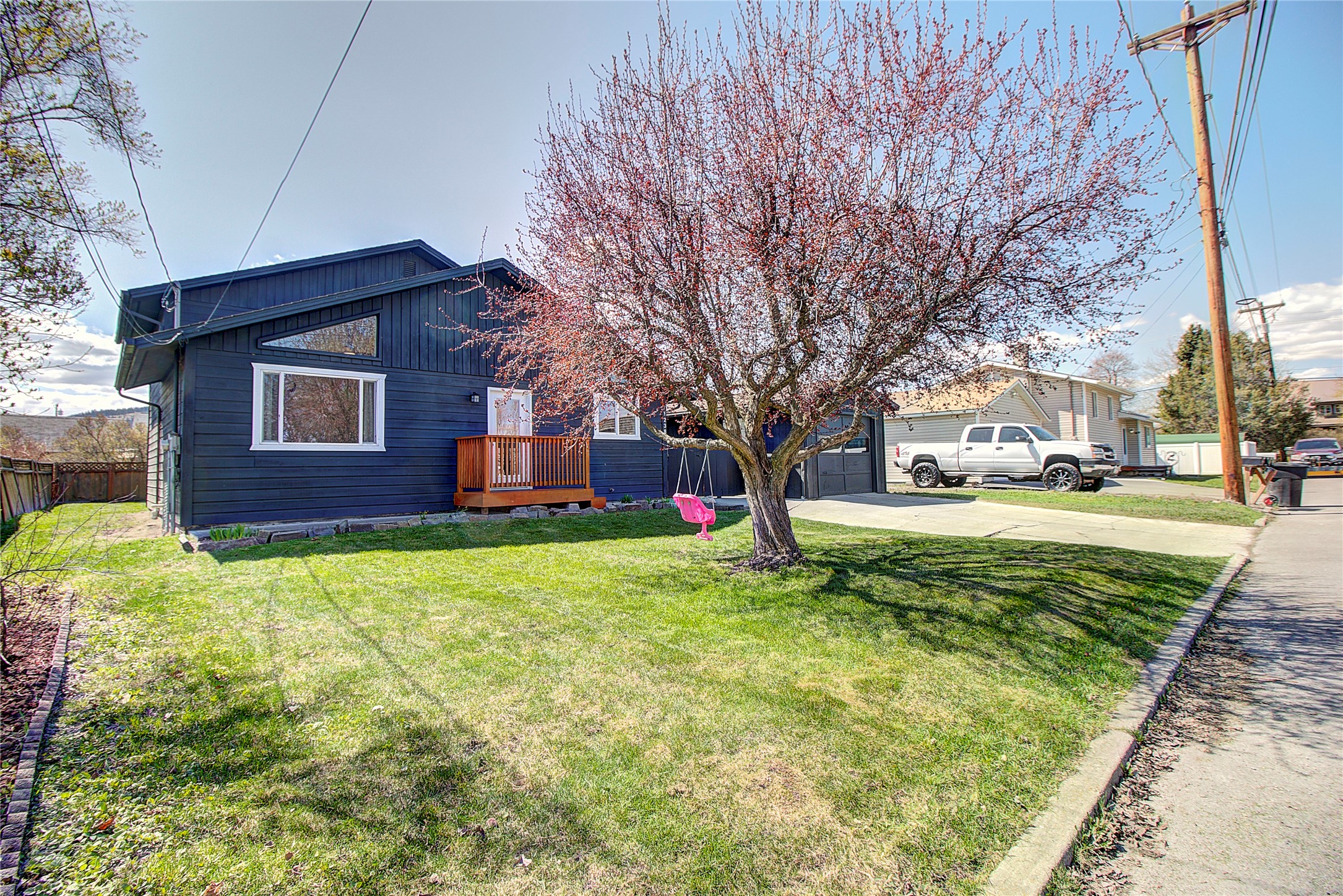 1238 6th Street W