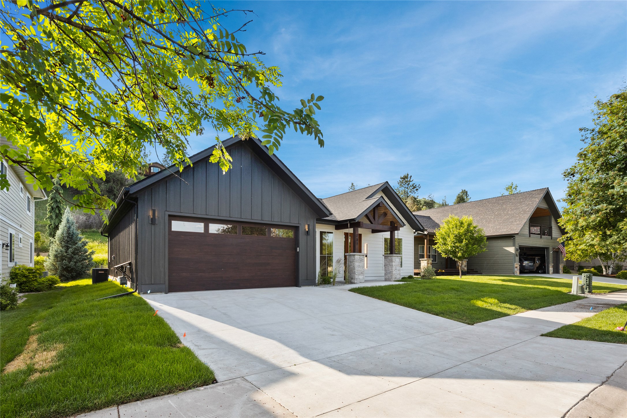 237 W Nicklaus Avenue