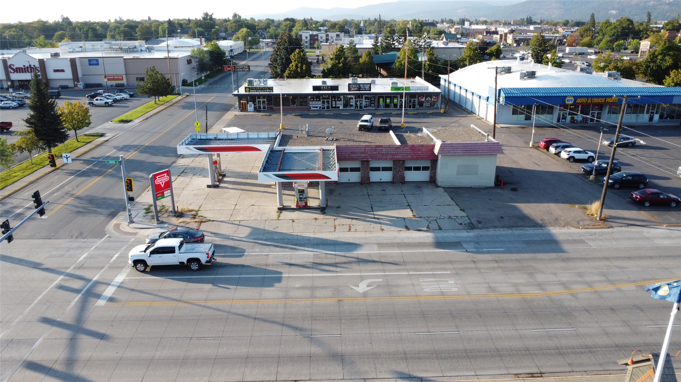 196 3rd Avenue E
