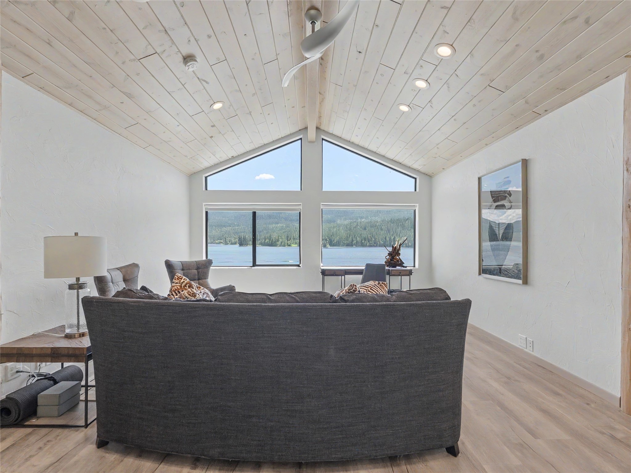 16415 Highway 83