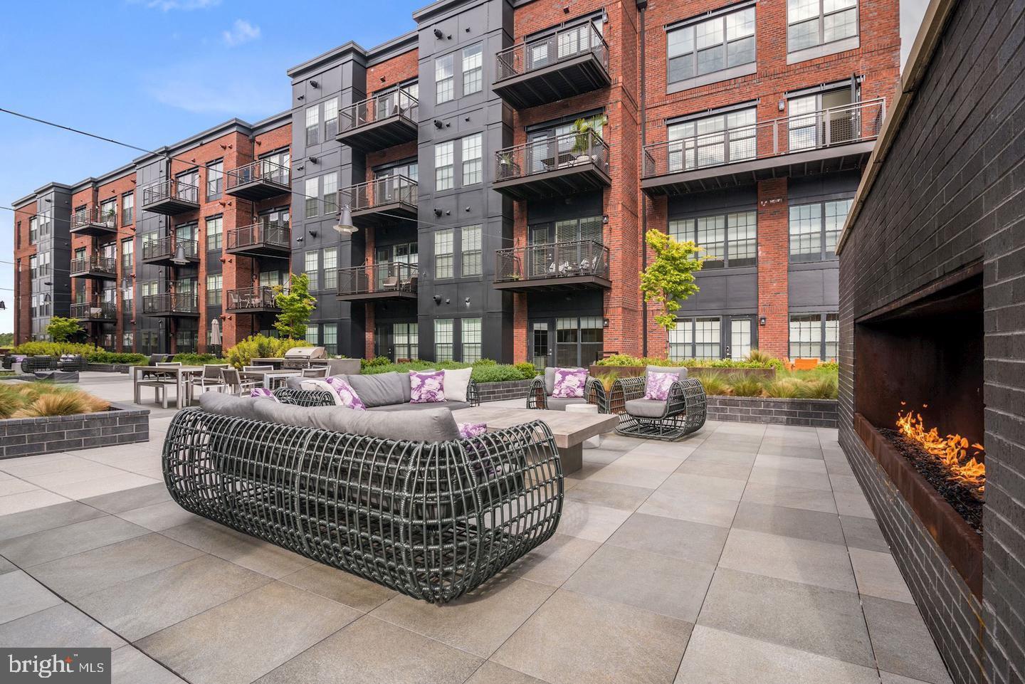 502 Diamondback Dr #305