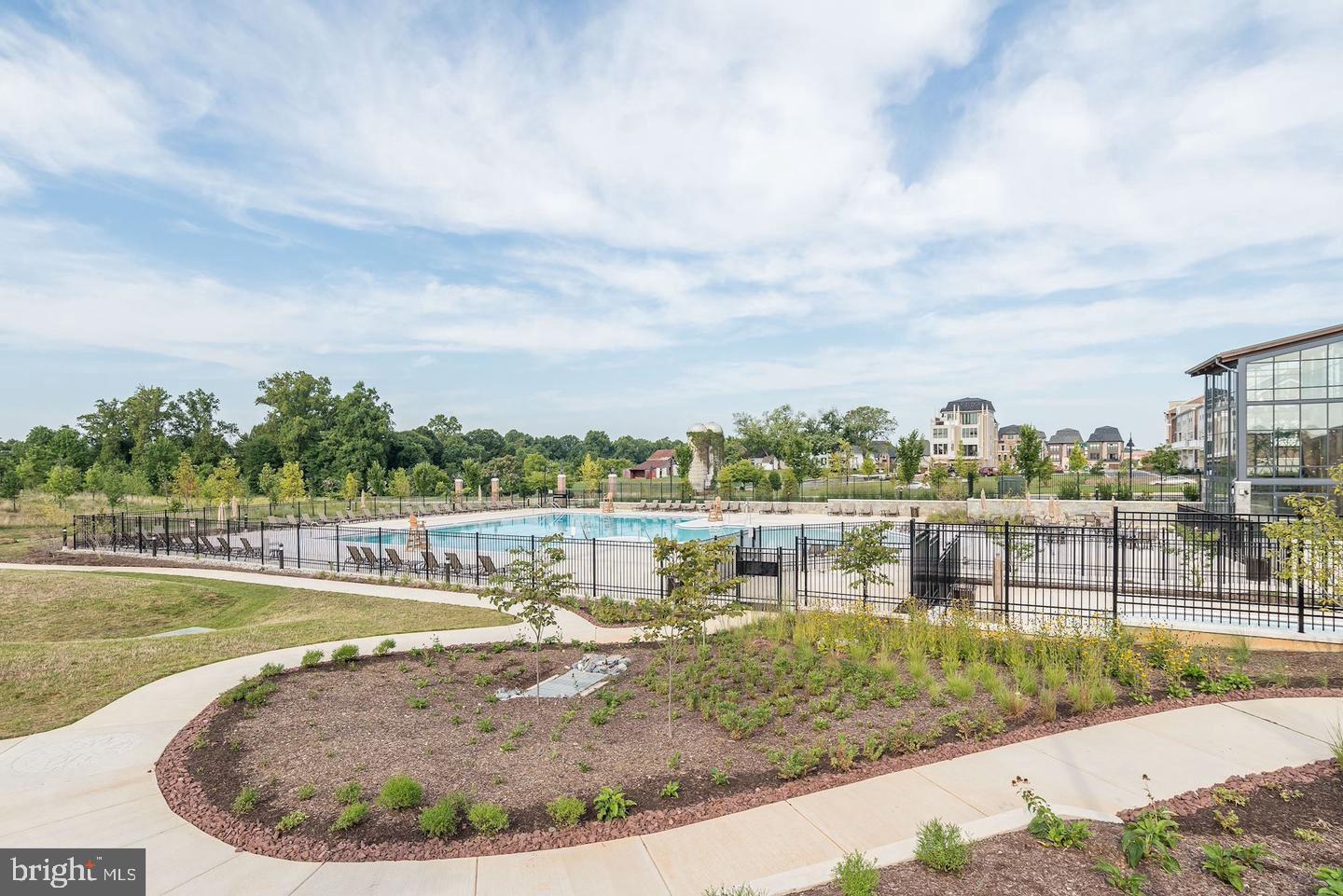 502 Diamondback Dr #305