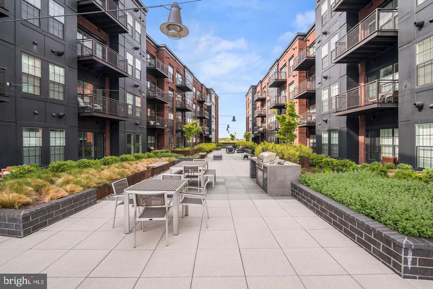 502 Diamondback Dr #305