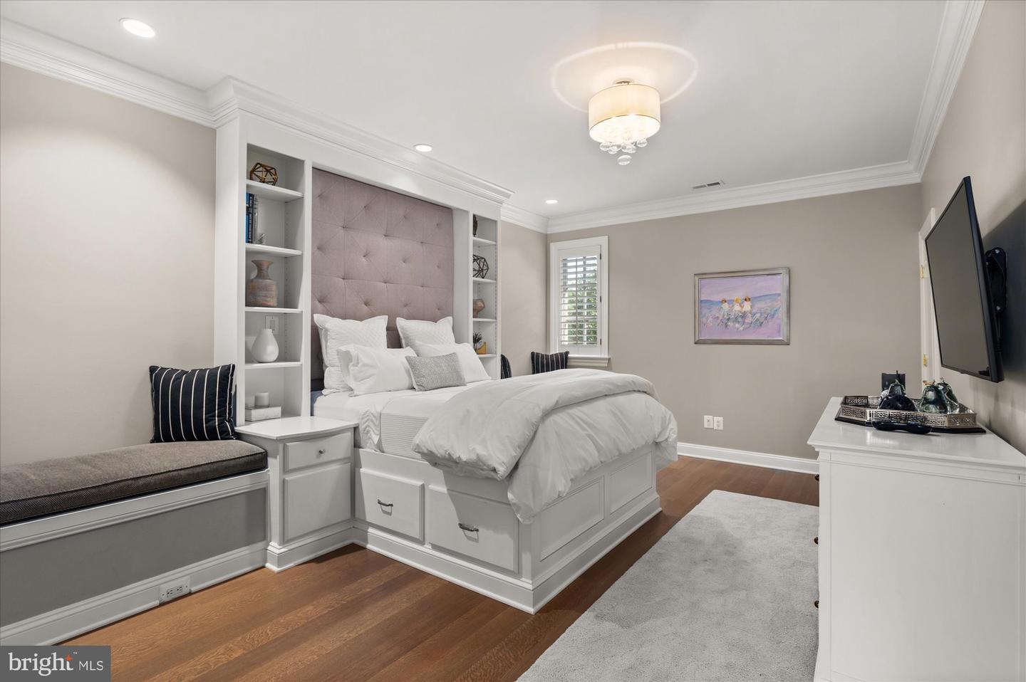 9837 Avenel Farm Dr