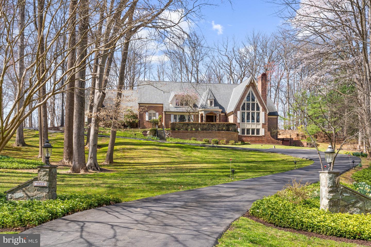 10908 Riverwood Dr