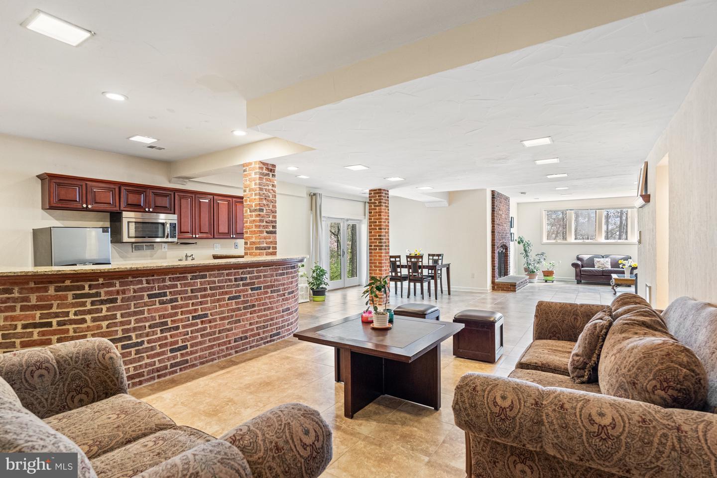 10908 Riverwood Dr
