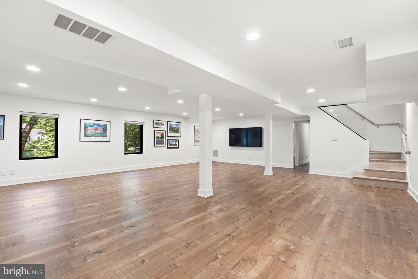 8805 Bellwood Rd