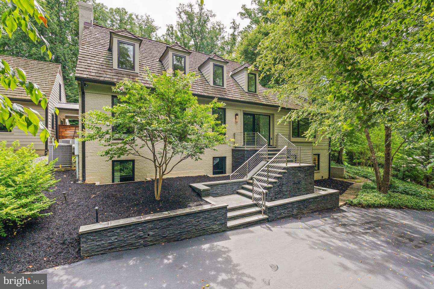 8805 Bellwood Rd