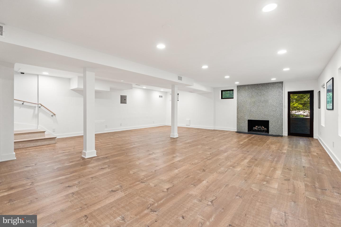 8805 Bellwood Rd