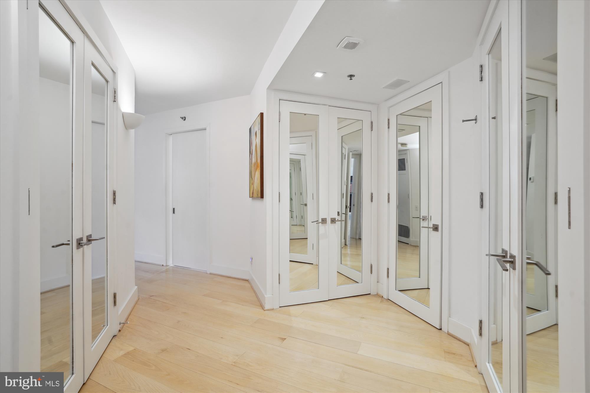 5610 Wisconsin Ave #107