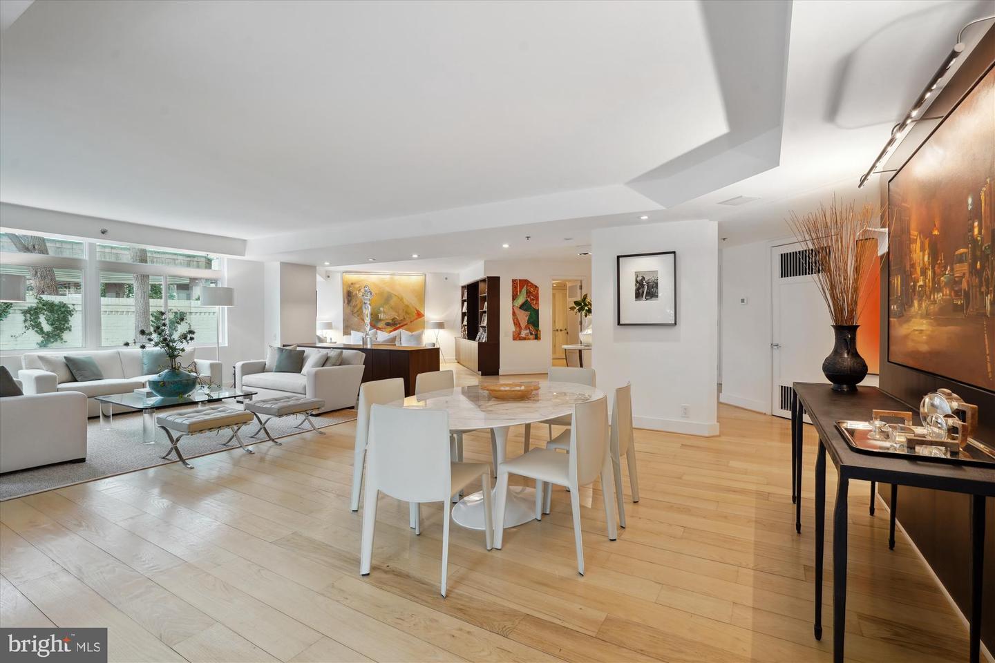 5610 Wisconsin Ave #107