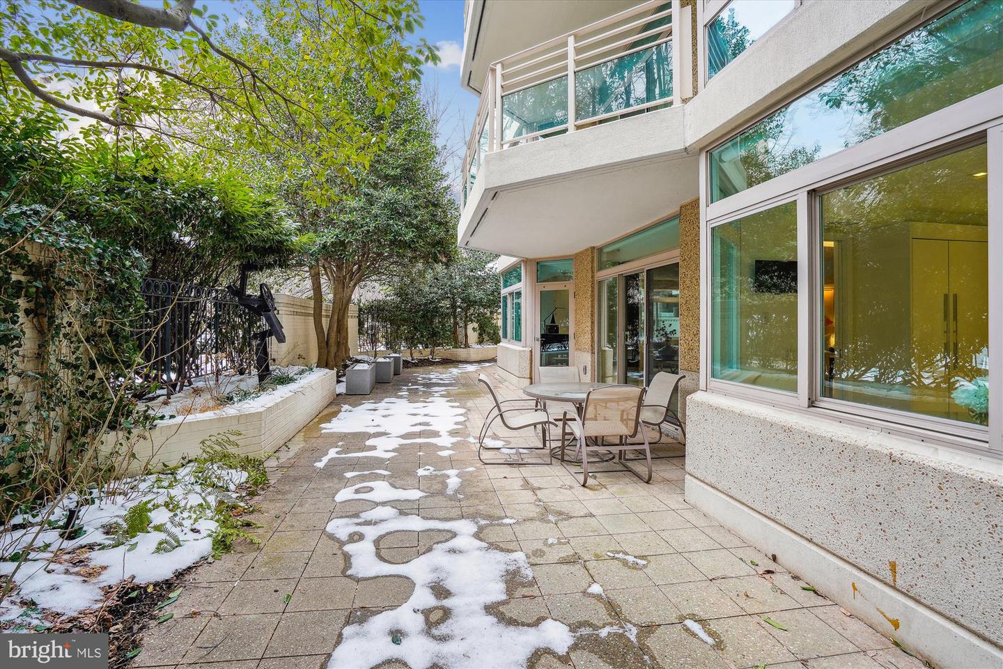 5610 Wisconsin Ave #107
