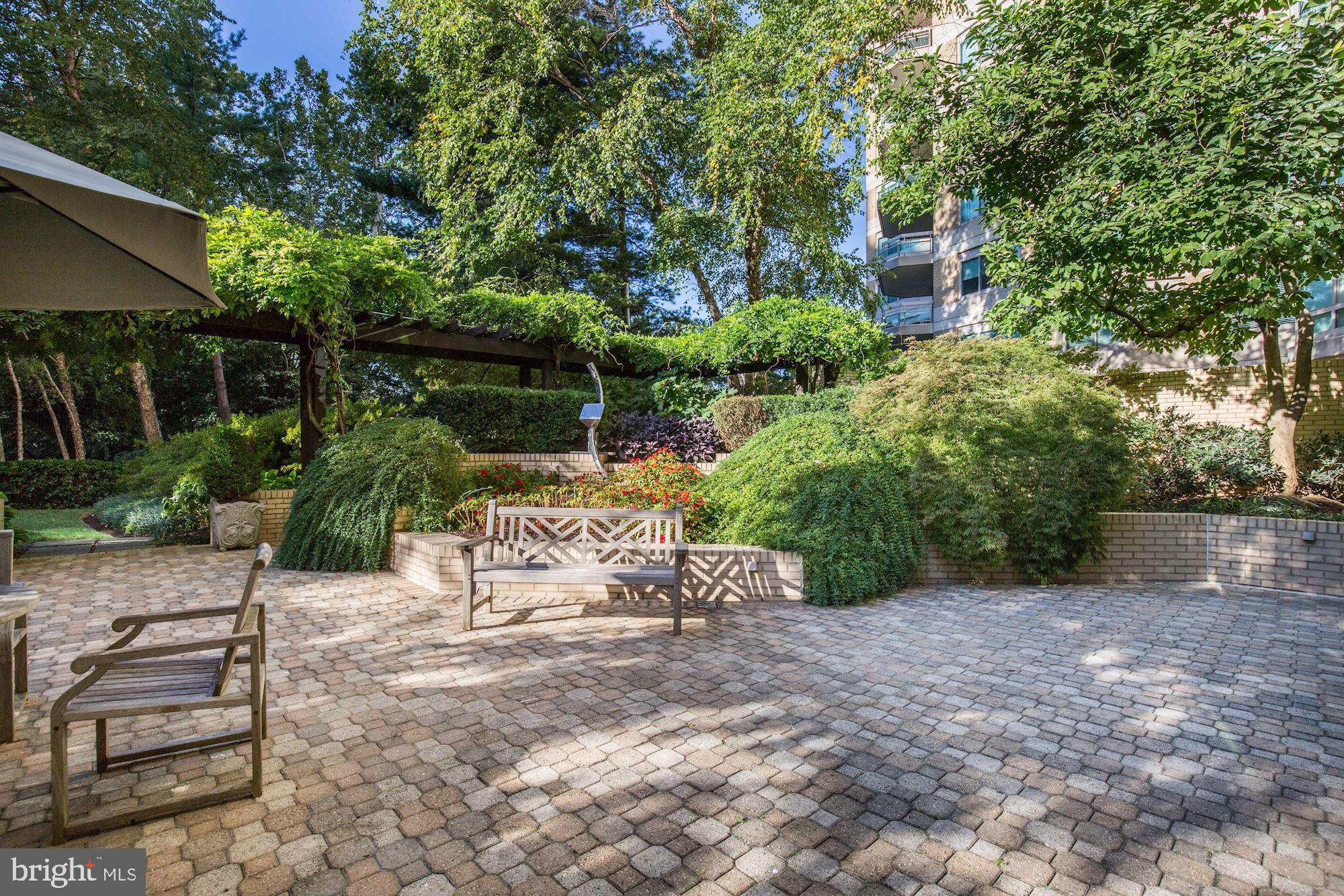 5610 Wisconsin Ave #107