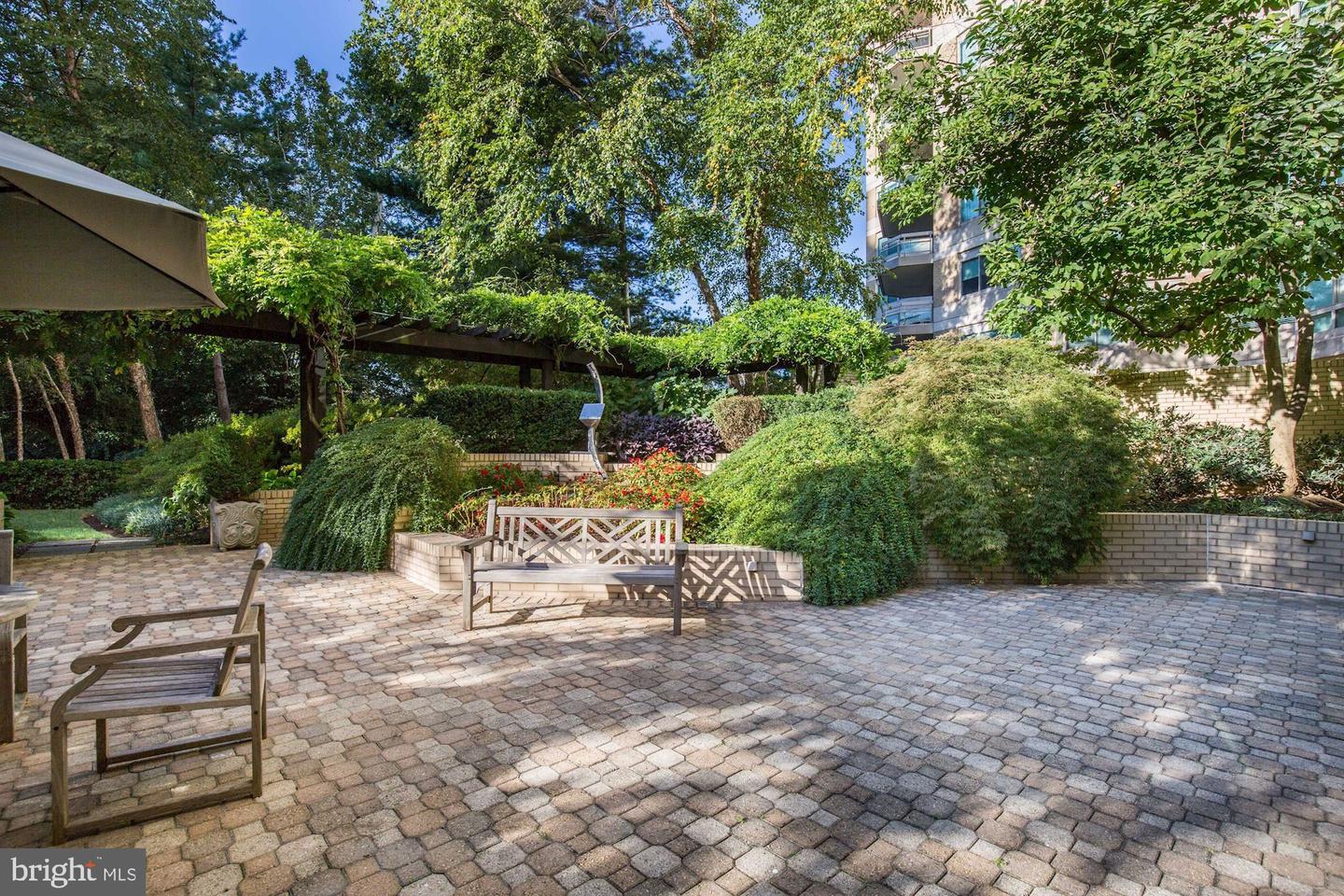 5610 Wisconsin Ave #107