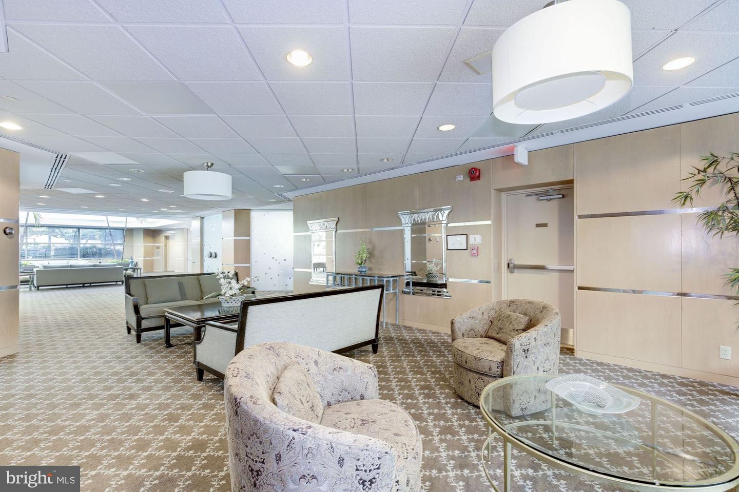 5610 Wisconsin Ave #107