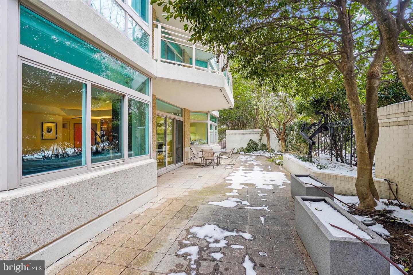 5610 Wisconsin Ave #107