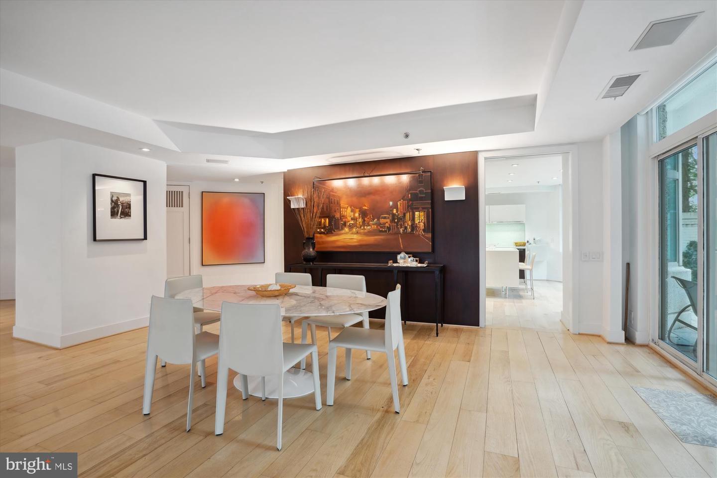 5610 Wisconsin Ave #107