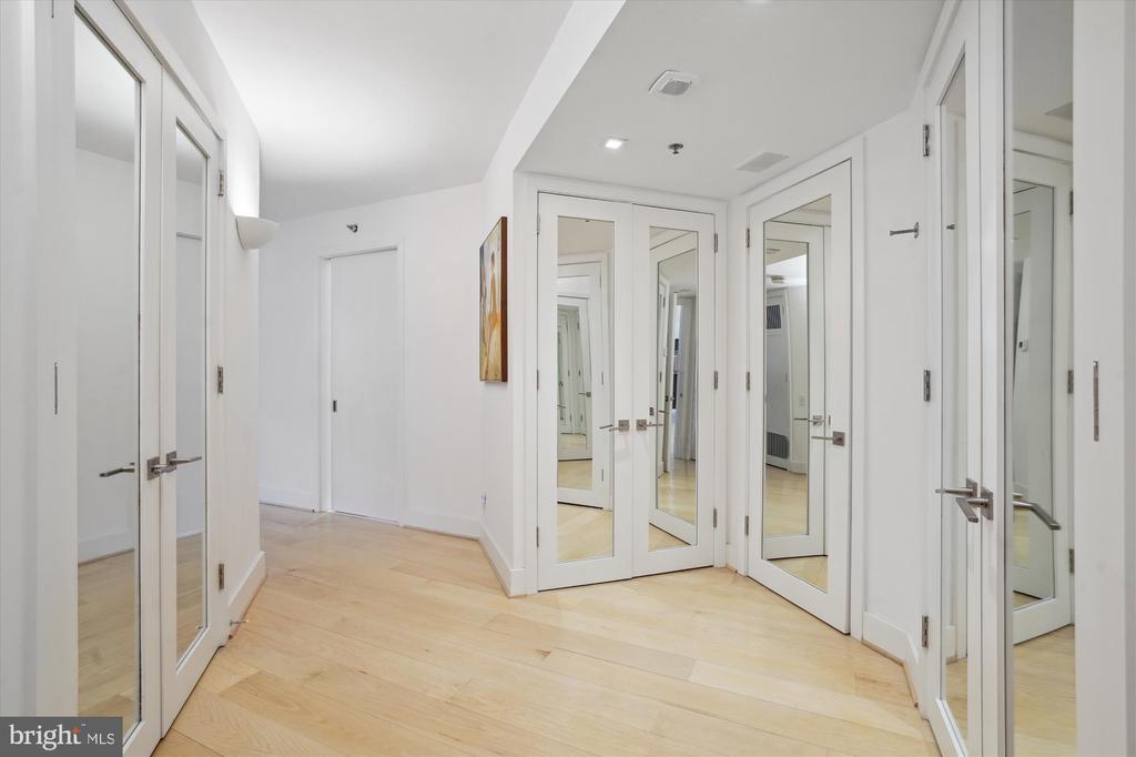 5610 Wisconsin Ave #107