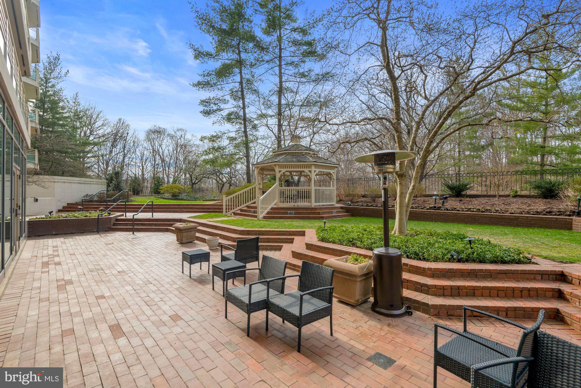 5610 Wisconsin Ave #107