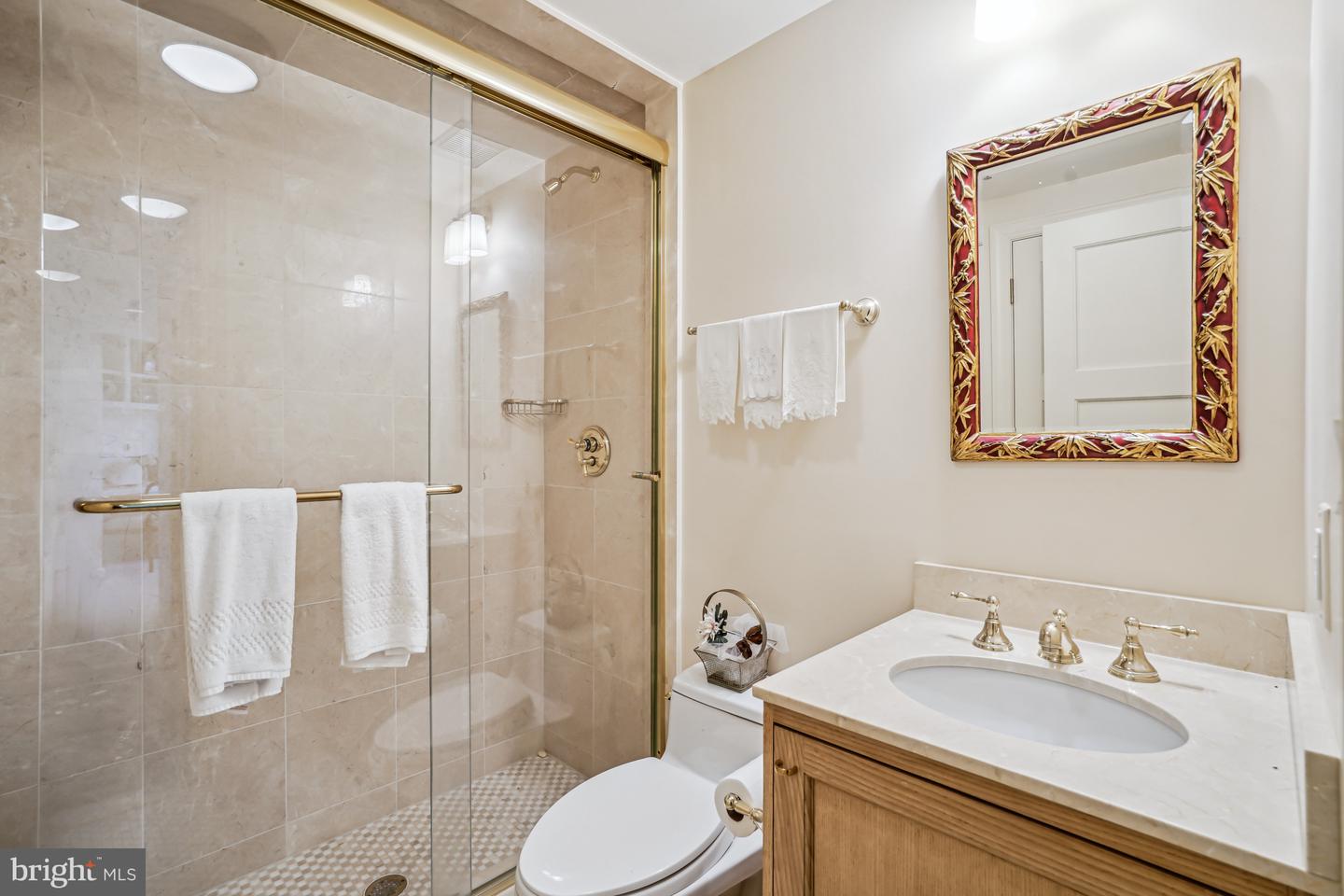 5610 Wisconsin Ave #103