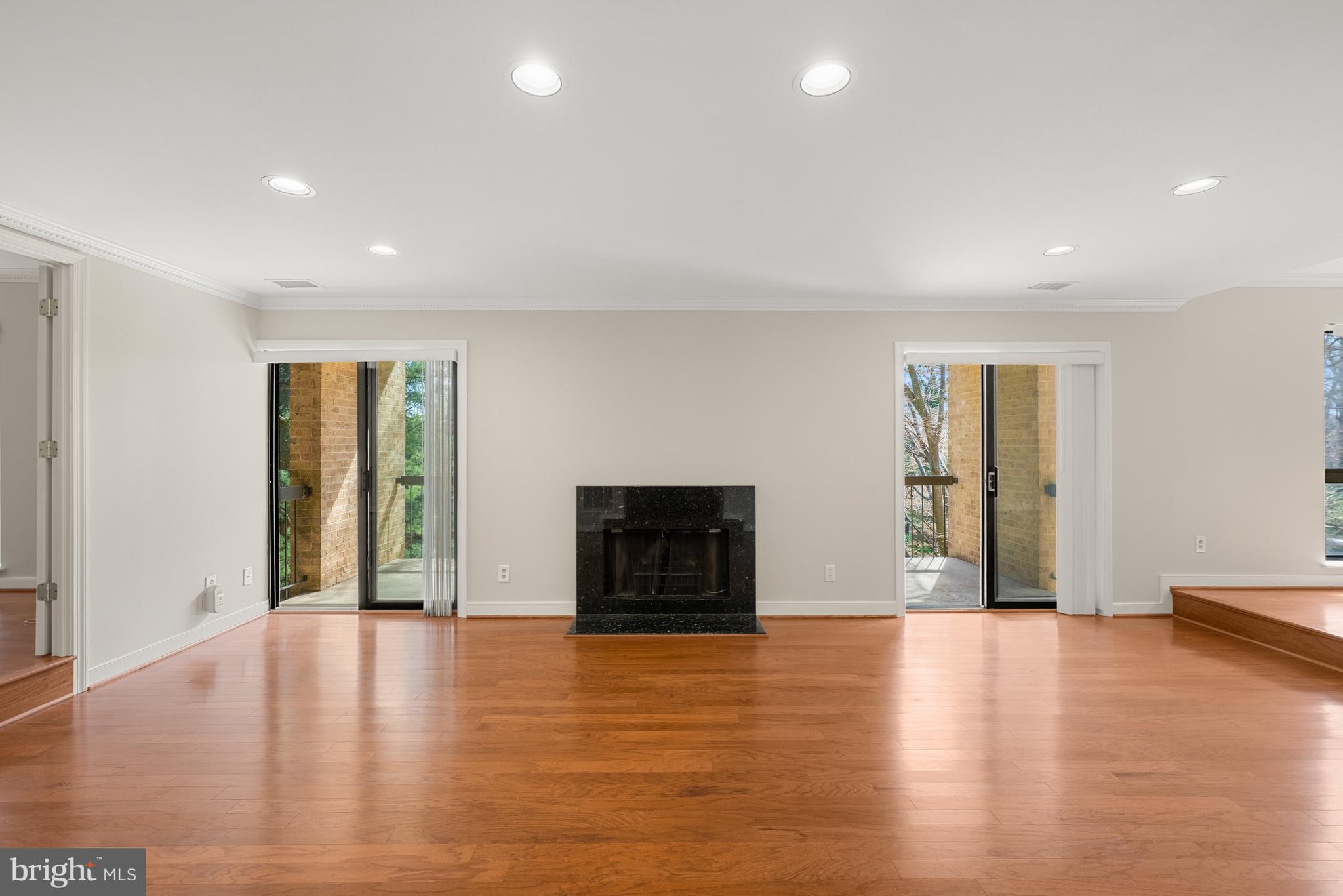 11400 Strand Dr #R-310