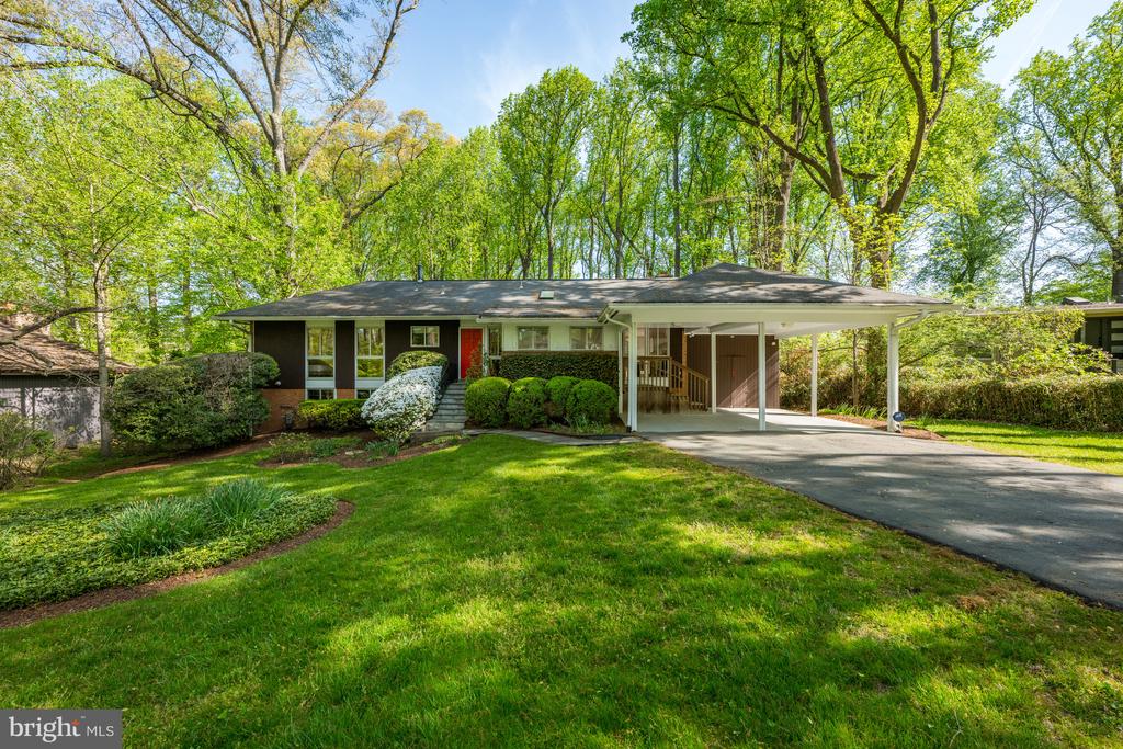 7813 Green Twig Rd