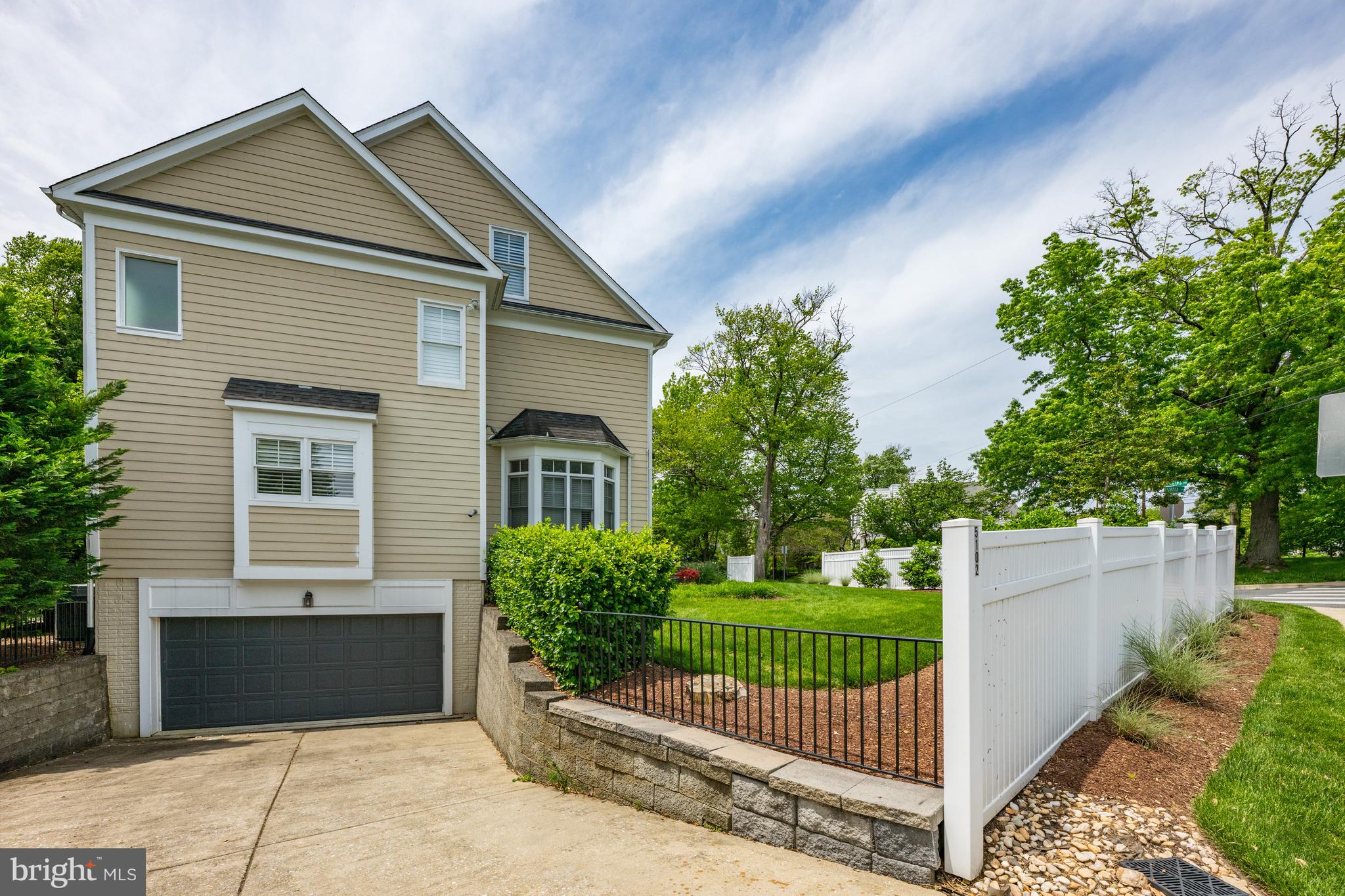 5102 MANNING DRIVE